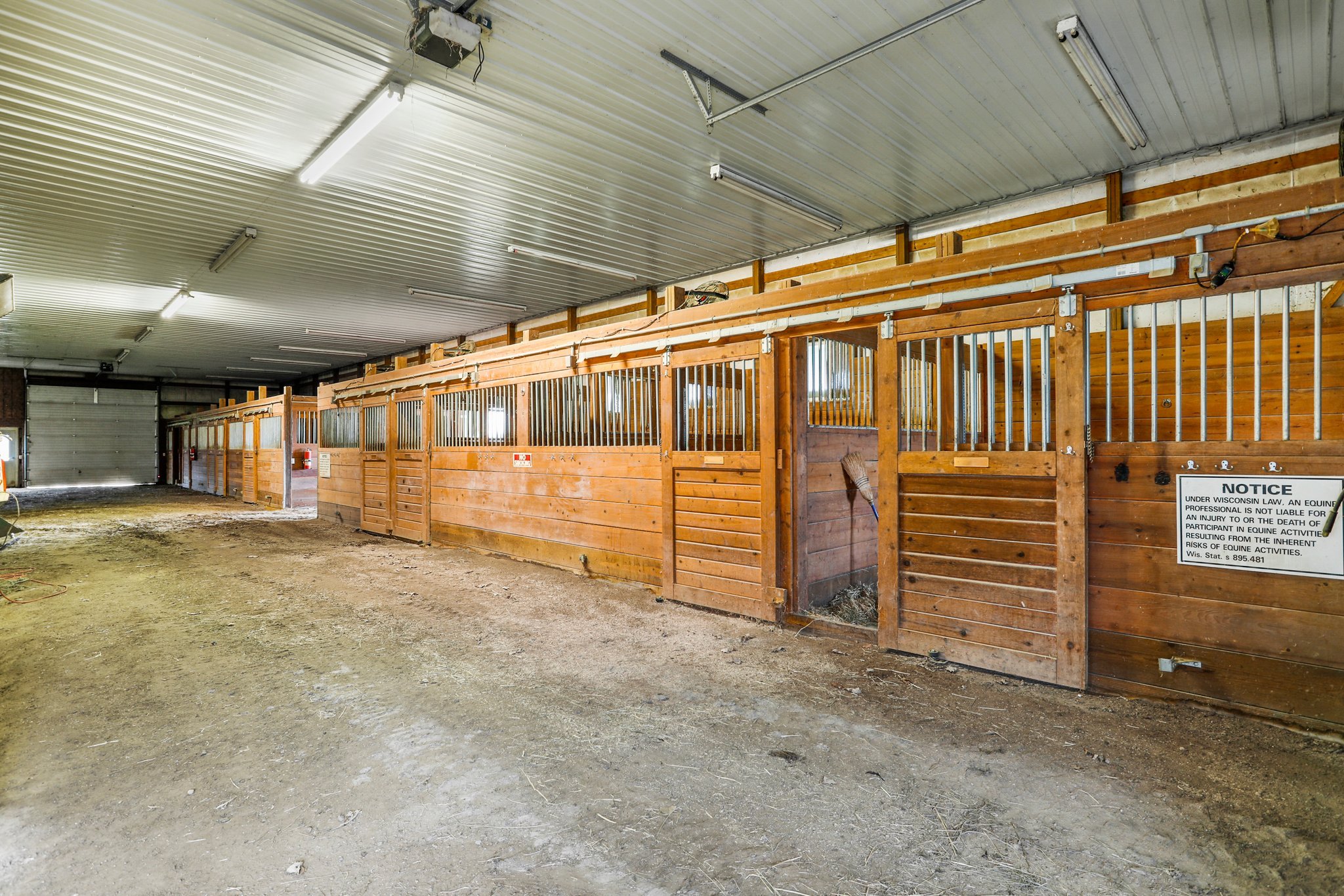 21-web-or-mls-4595-mahoney-rd.jpg
