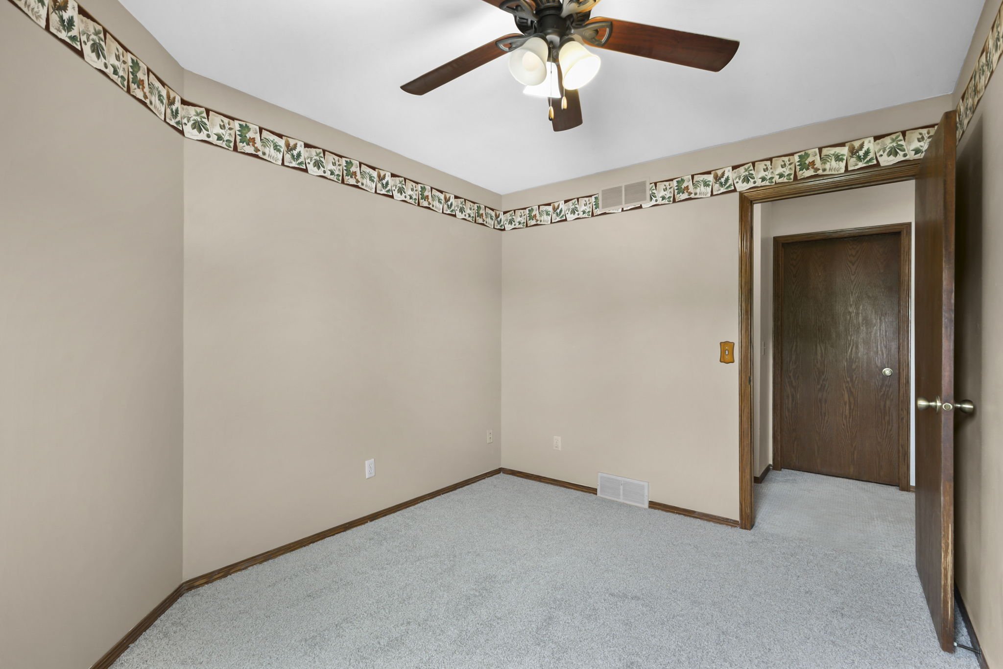 52-web-or-mls-550-harper-dr.jpg