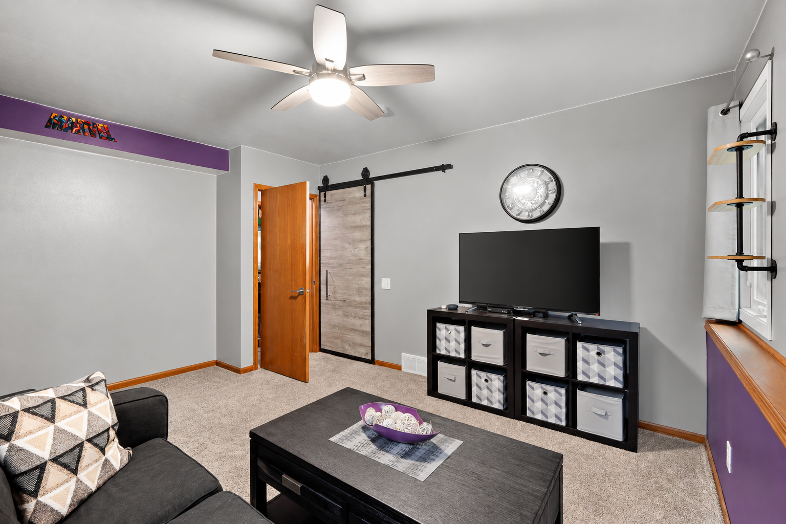 Bedroom Edit removing dog crates.png