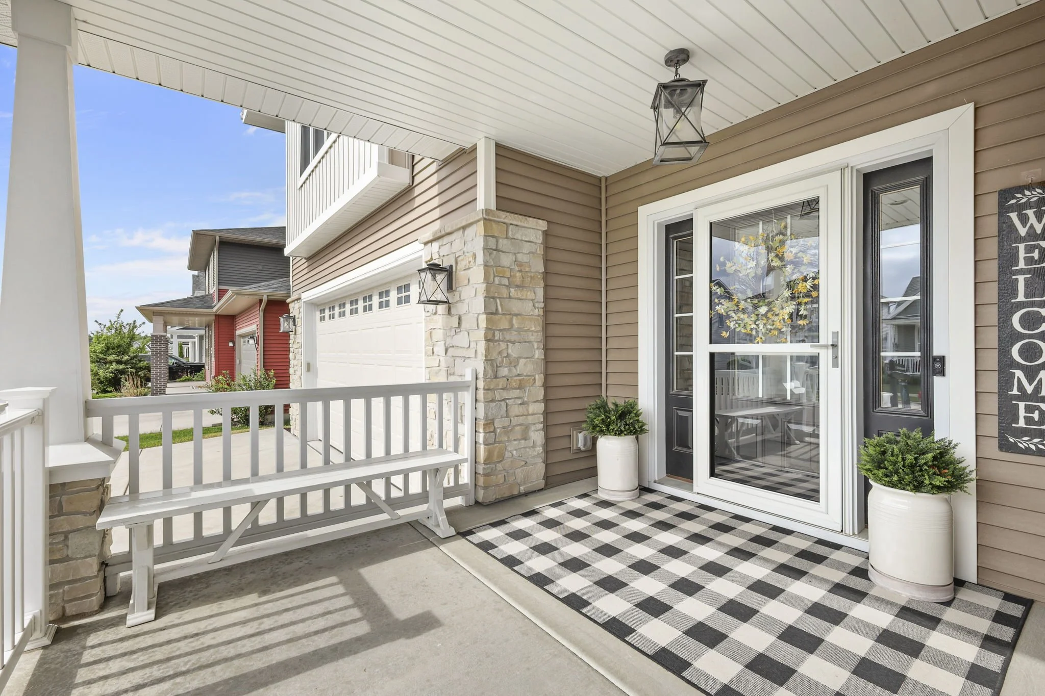 4-web-or-mls-1232-twisted-branch-way.jpg