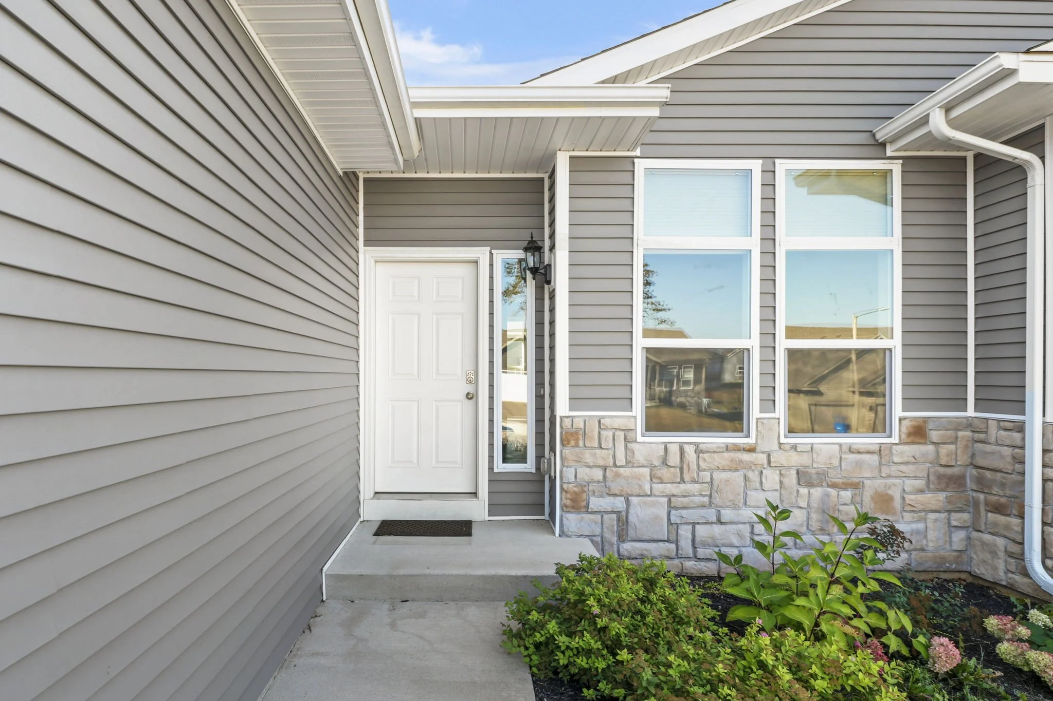 4-web-or-mls-932-margarets-way.jpg