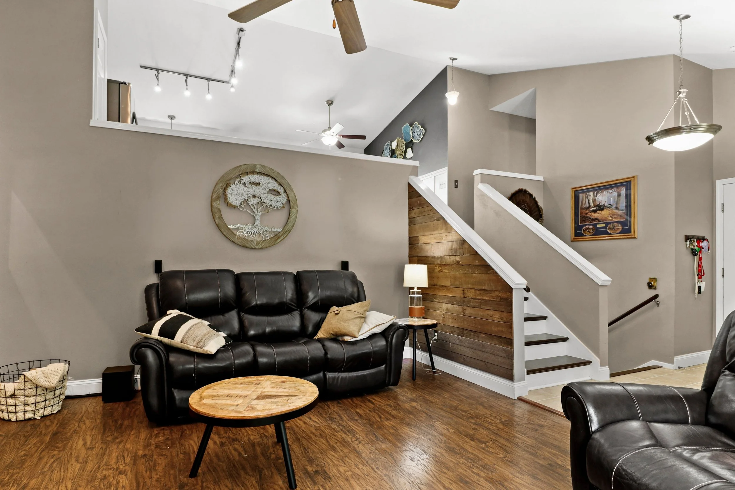 Living Room 1.jpg