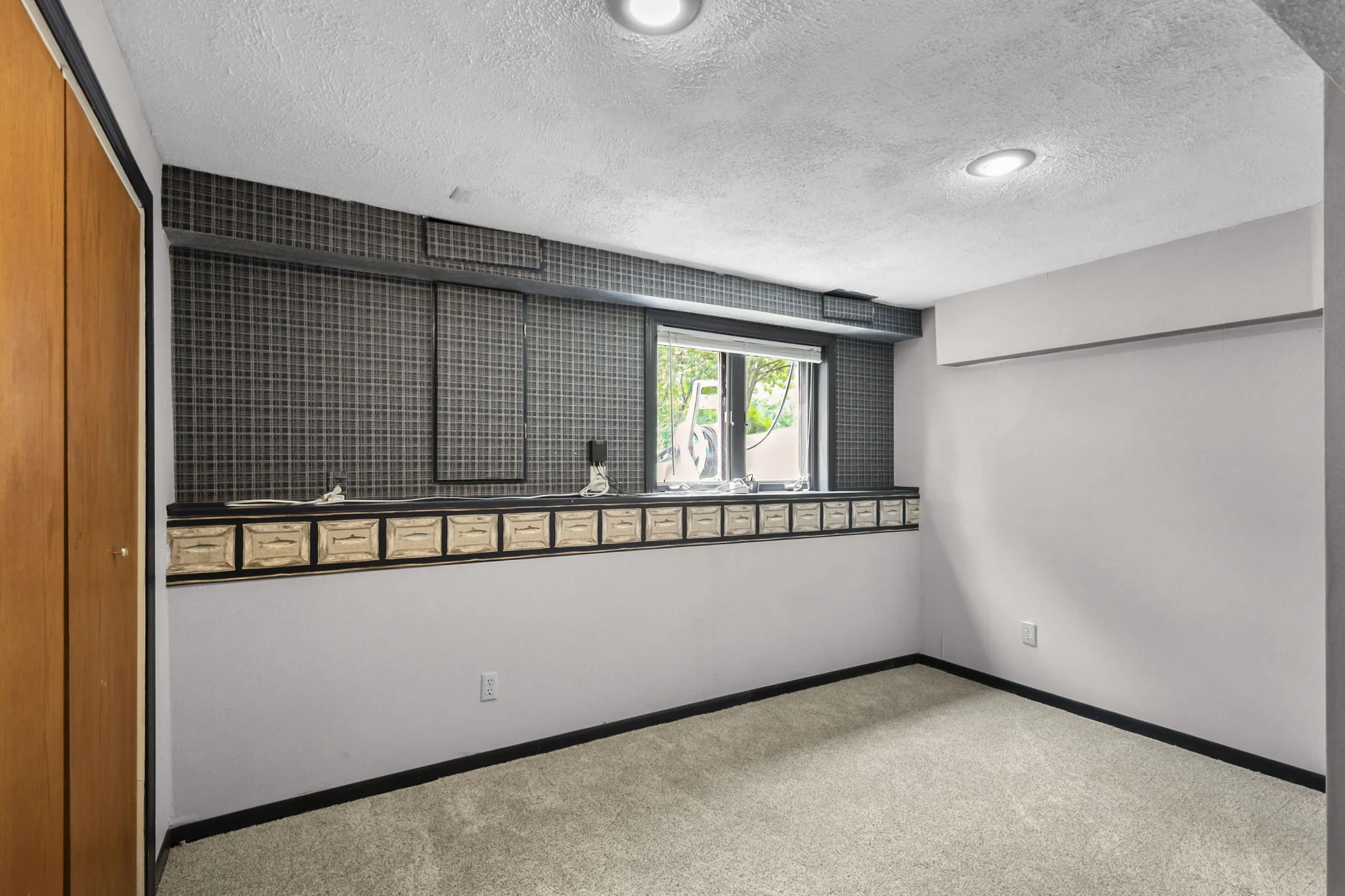 64-web-or-mls-550-harper-dr.jpg