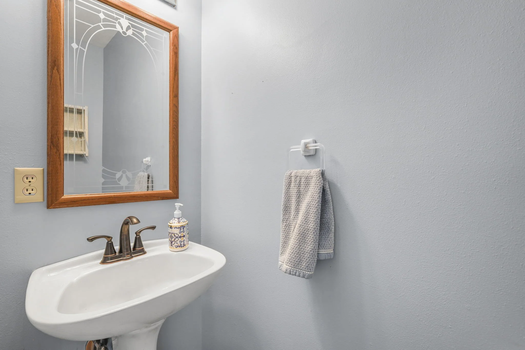44-web-or-mls-550-harper-dr.jpg
