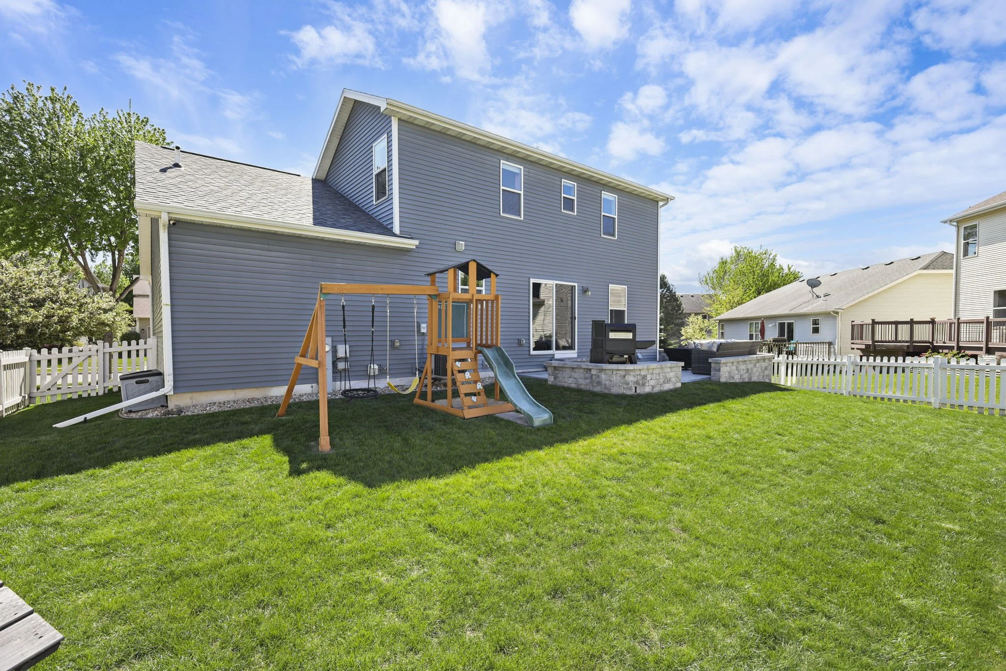 6-web-or-mls-518-lisa-ann-dr.jpg