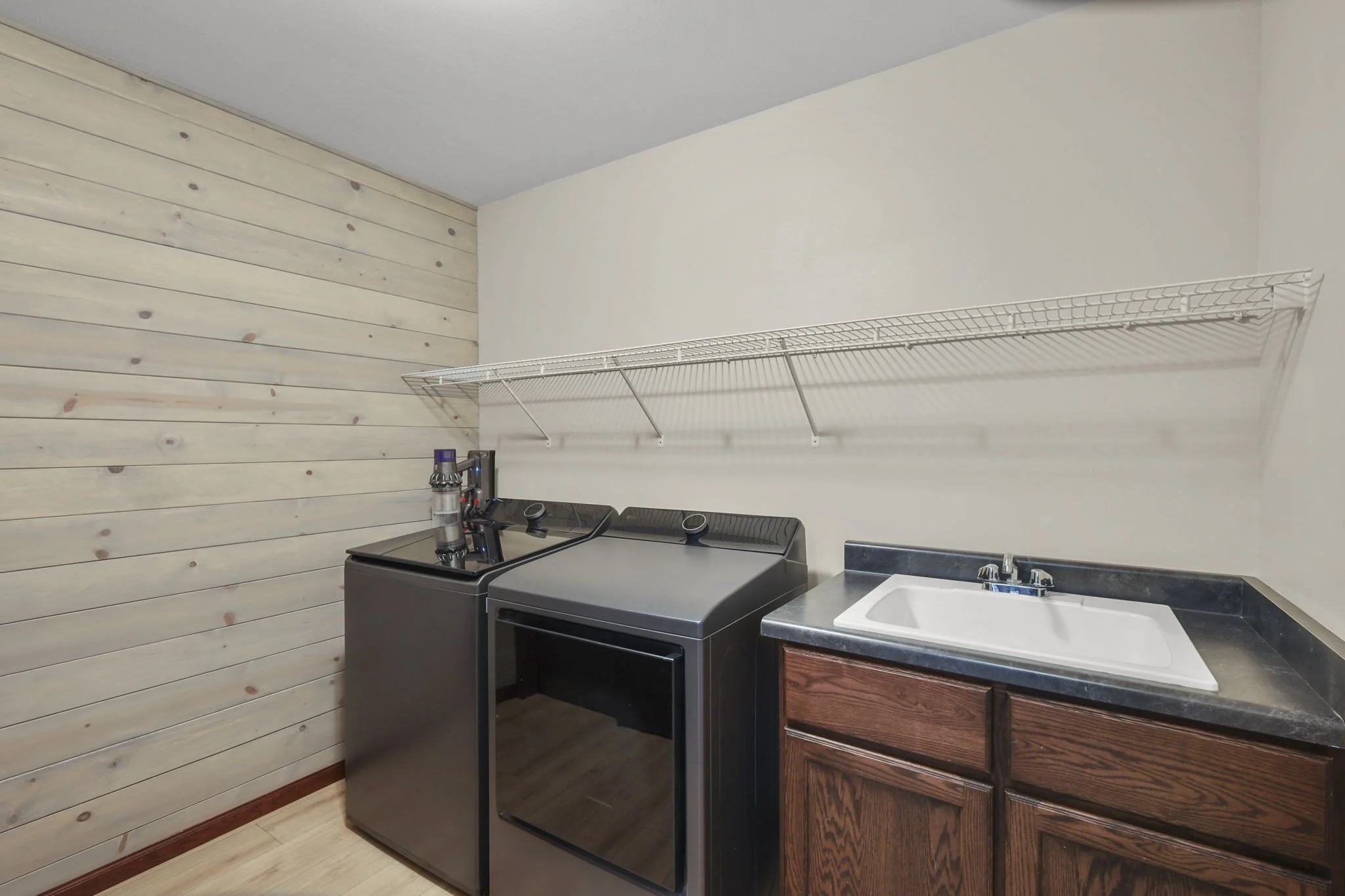 34-web-or-mls-518-lisa-ann-dr.jpg