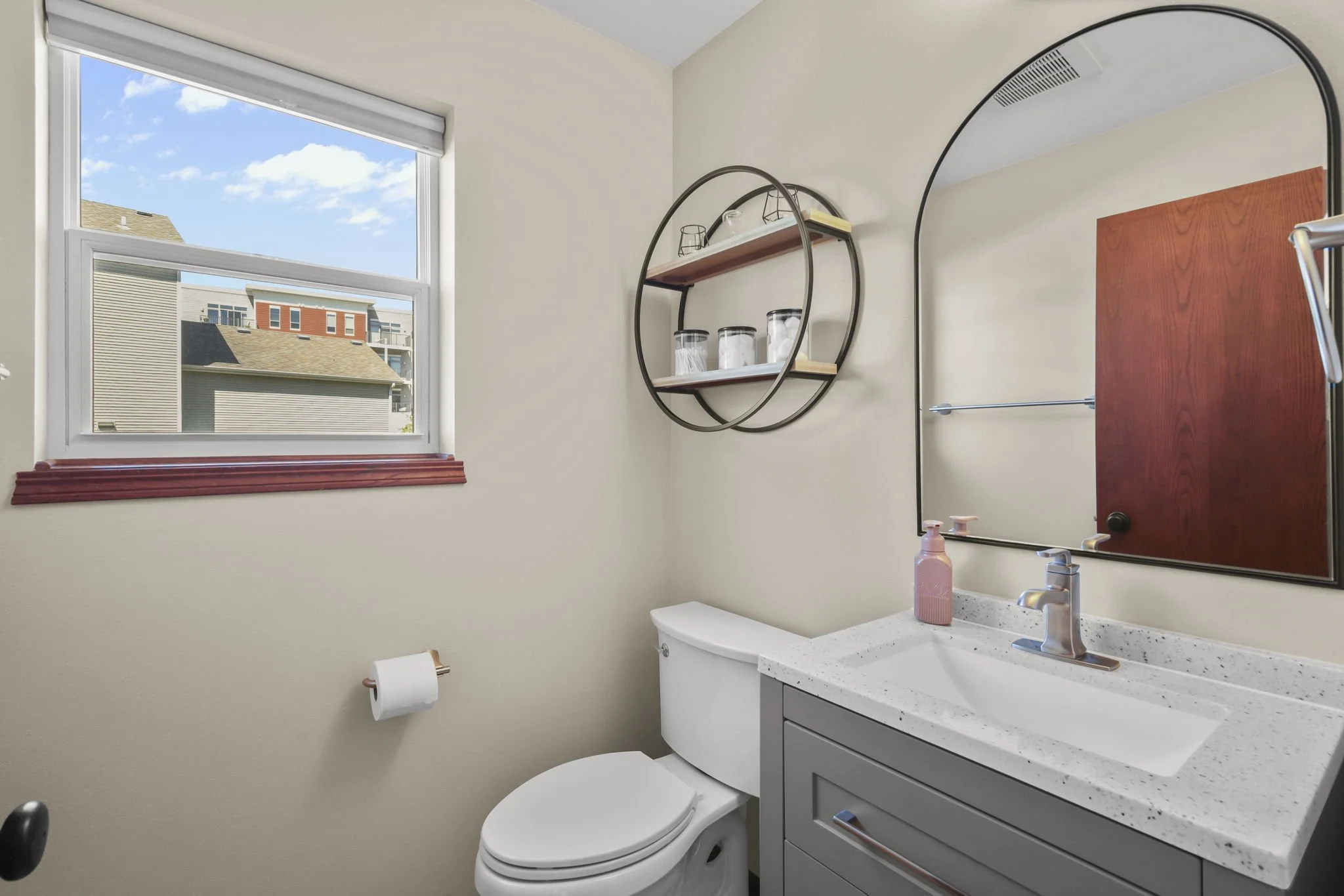 23-web-or-mls-518-lisa-ann-dr.jpg