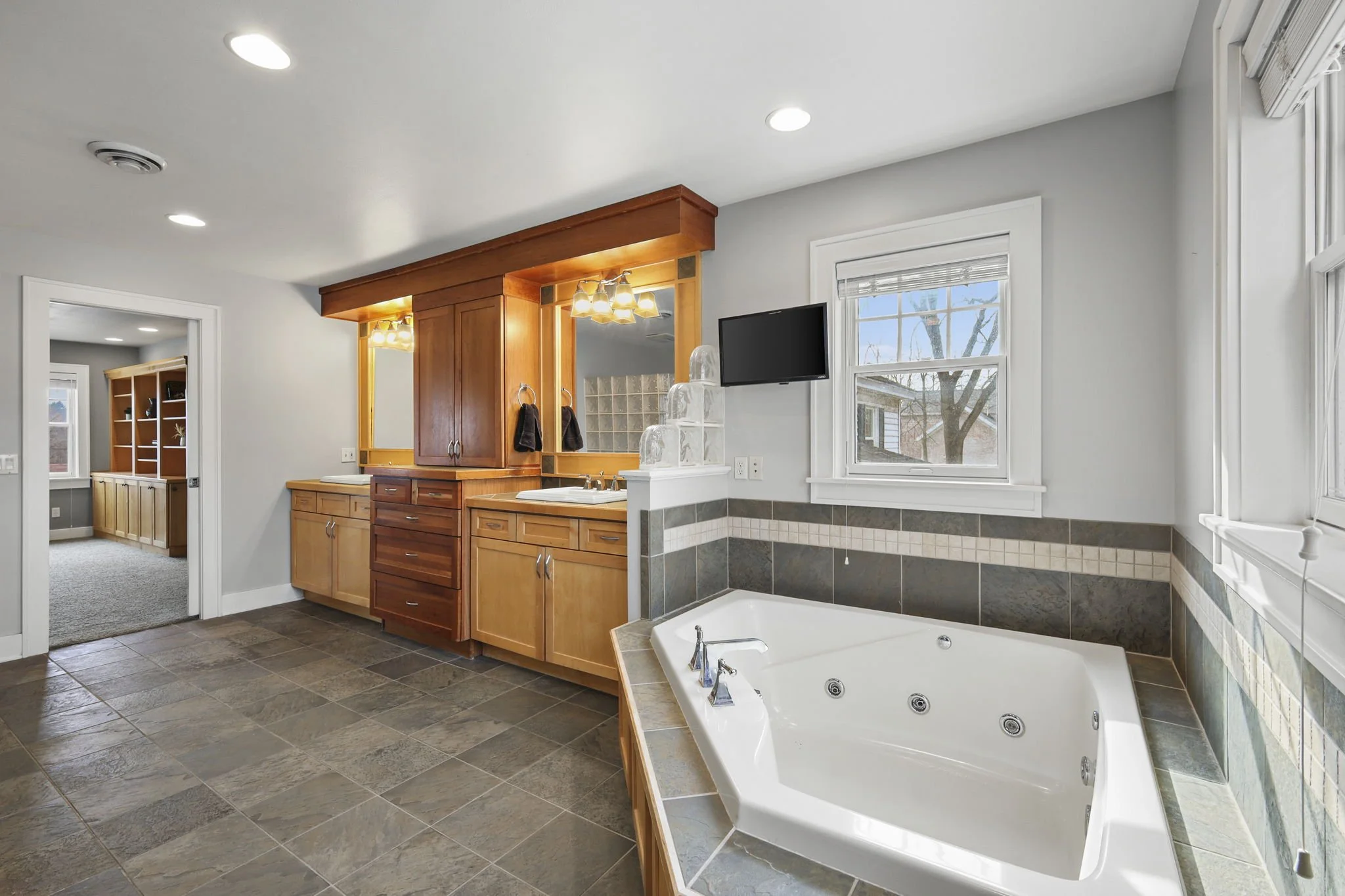 55-web-or-mls-155-prairie-ave.jpg