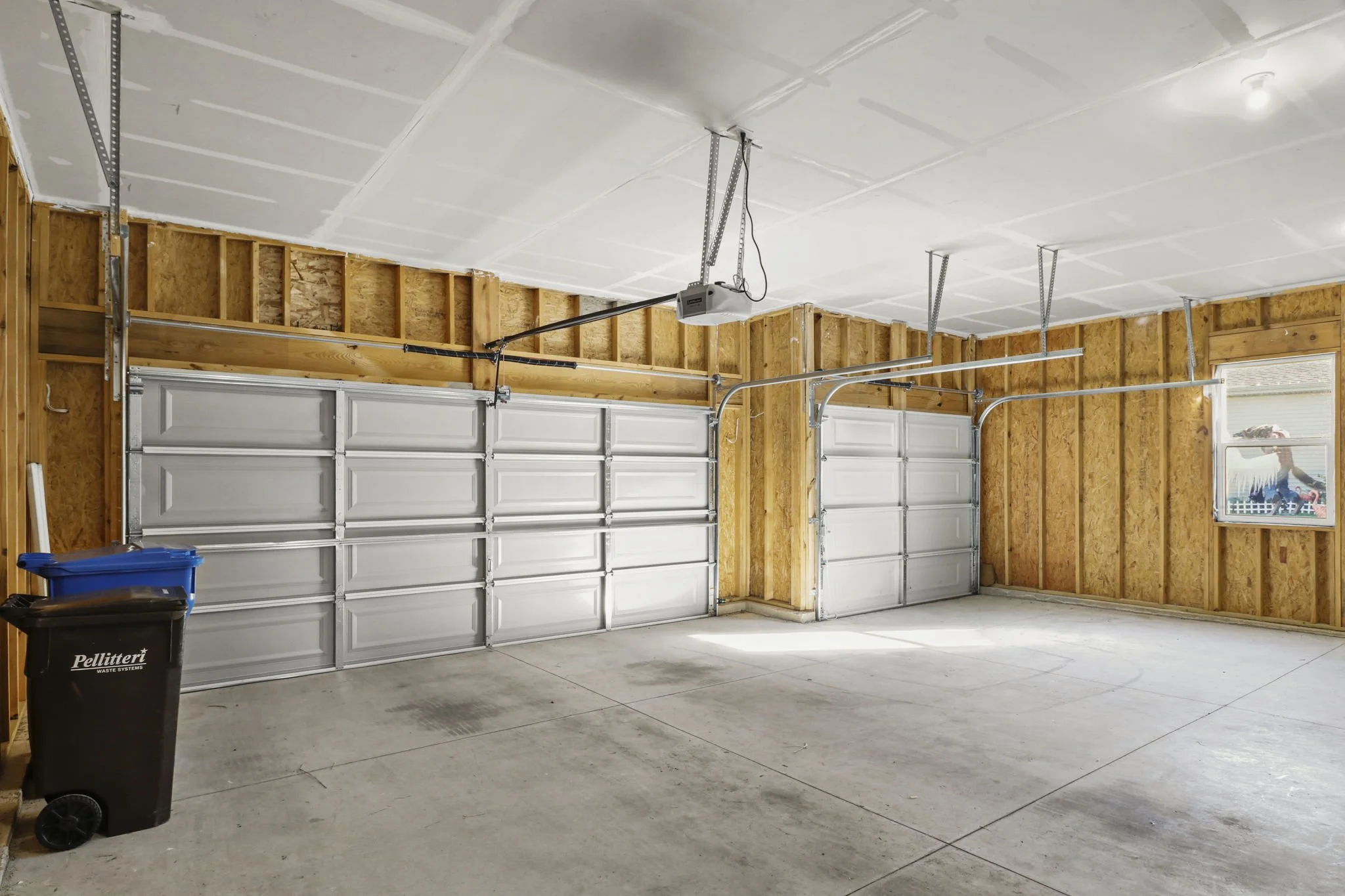 35-web-or-mls-932-margarets-way.jpg
