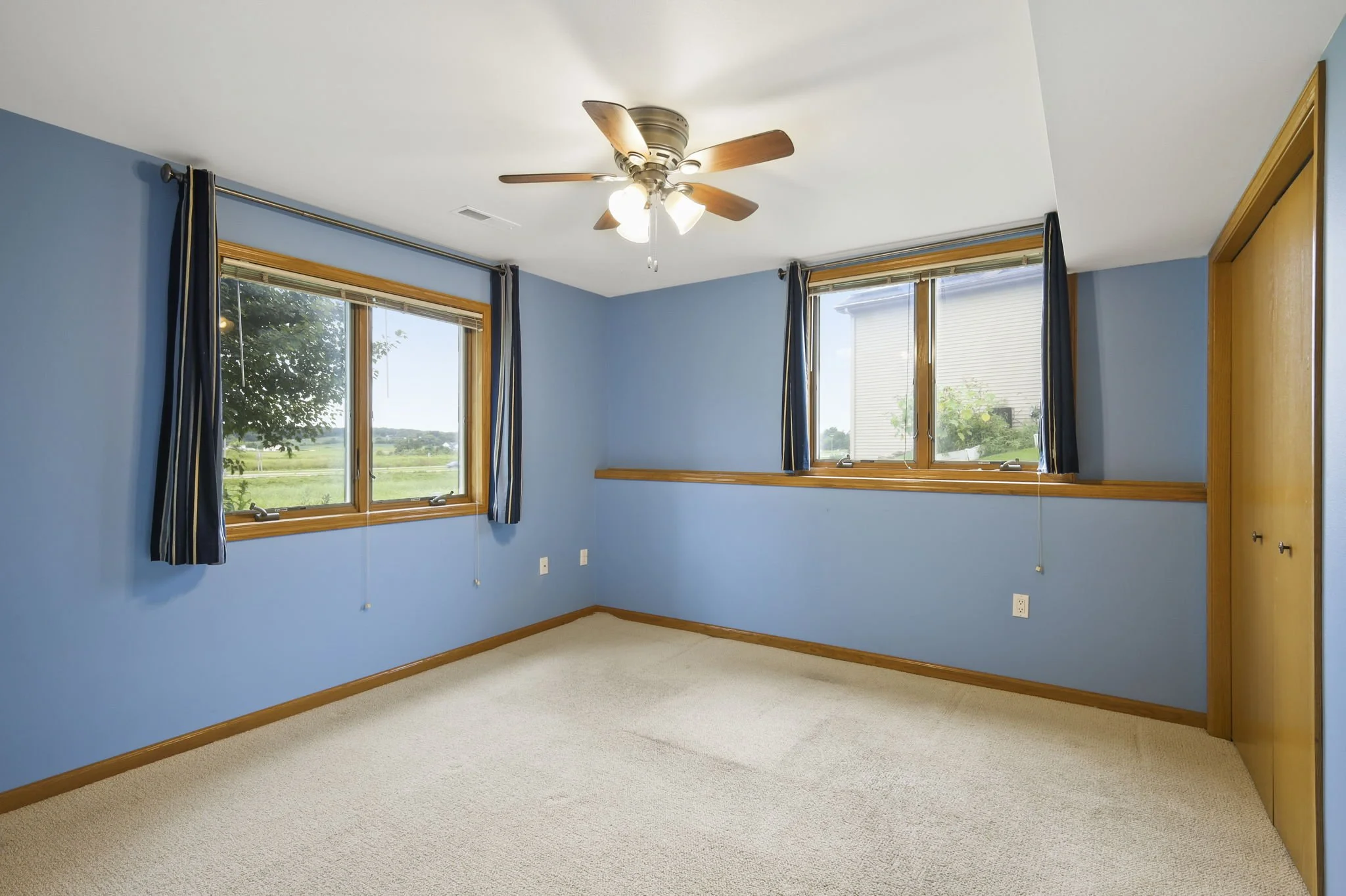 21-web-or-mls-402-matterhorn-dr.jpg