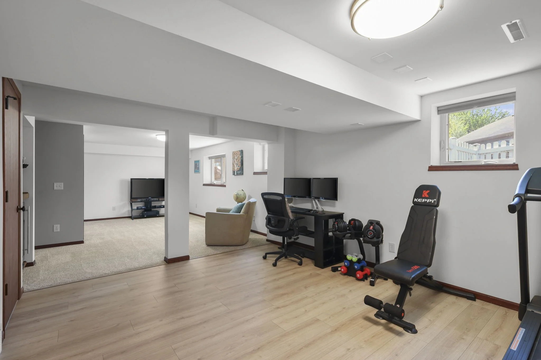 36-web-or-mls-518-lisa-ann-dr.jpg