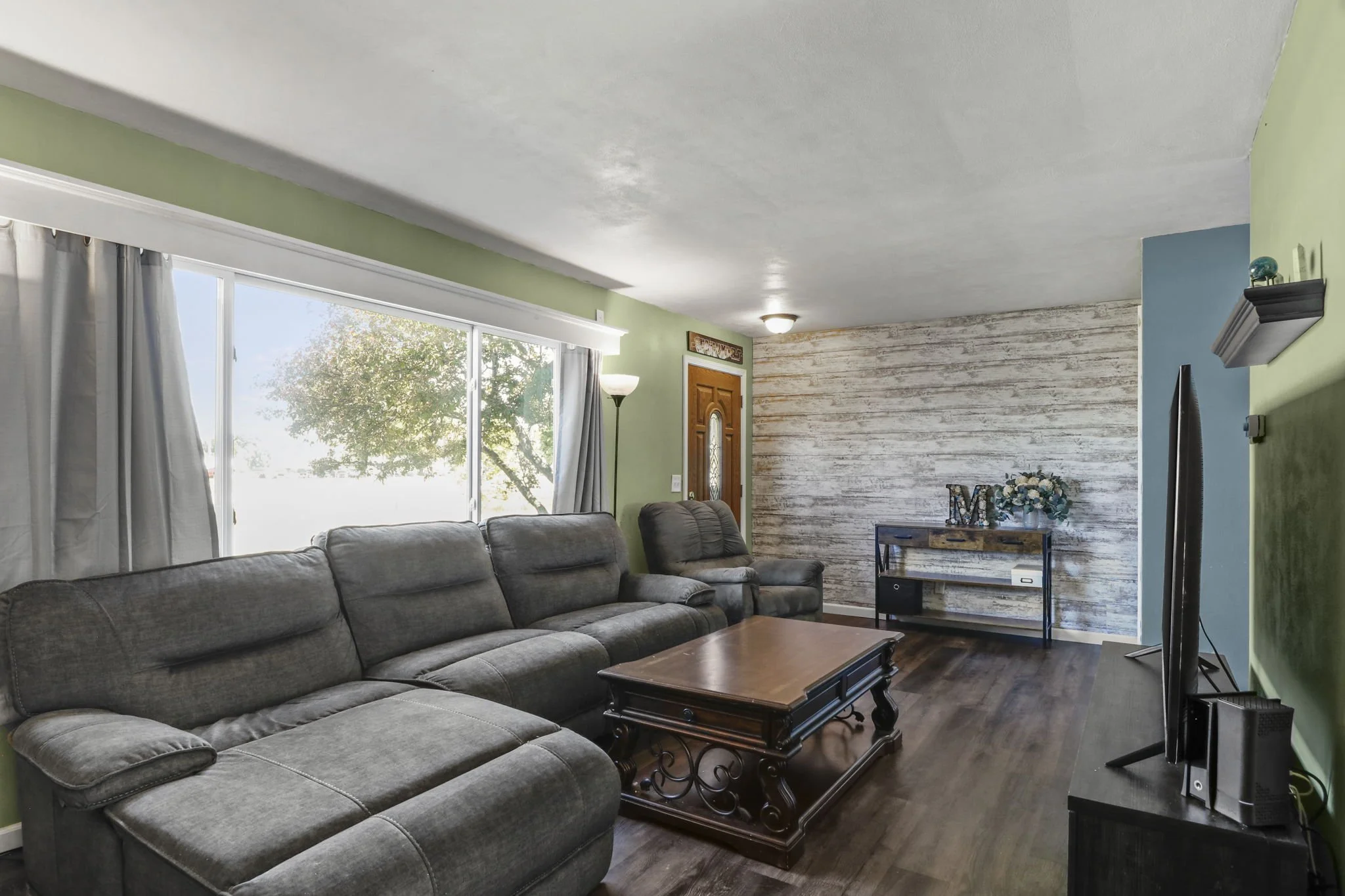 9-web-or-mls-1551-ivory-dr.jpg