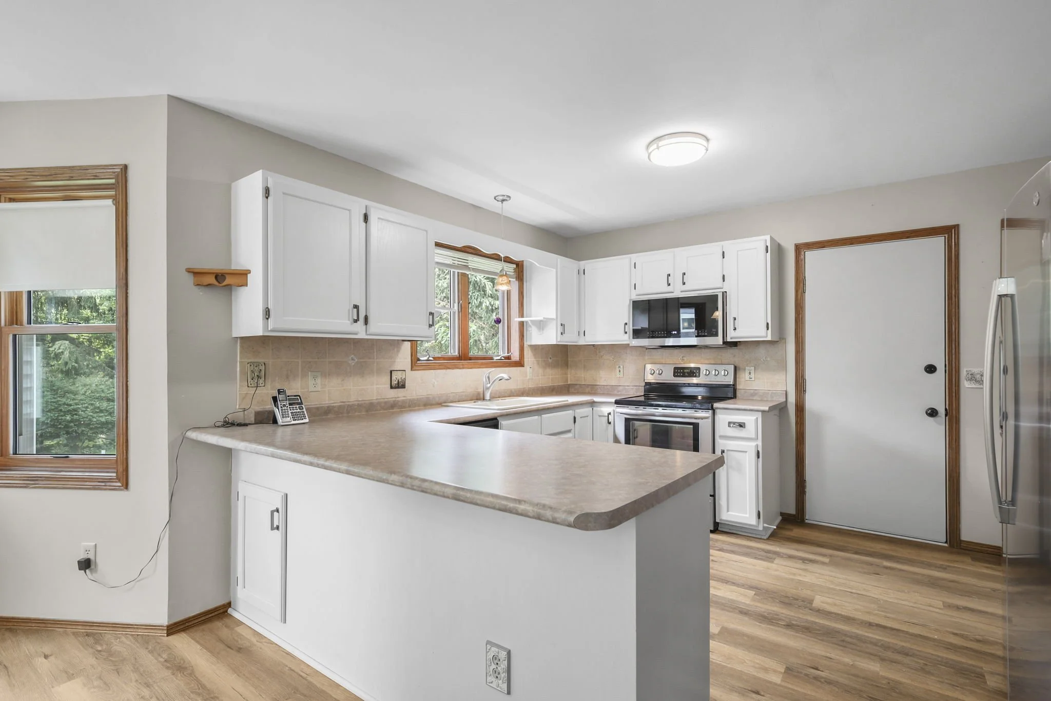 36-web-or-mls-550-harper-dr.jpg
