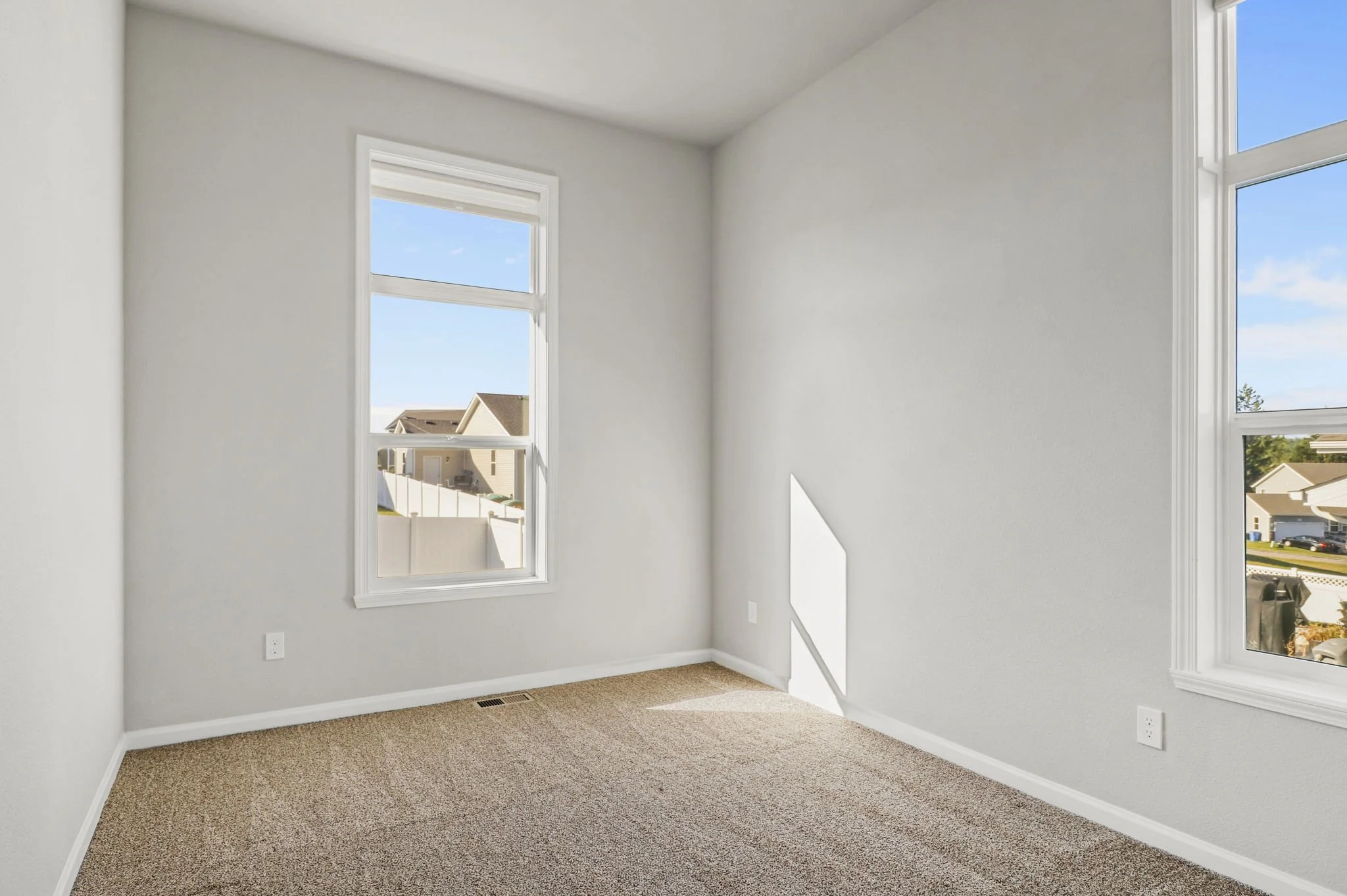 28-web-or-mls-932-margarets-way.jpg