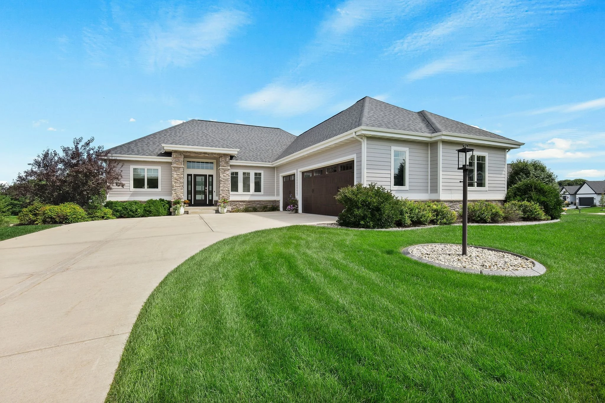 1098 Brynhill Dr