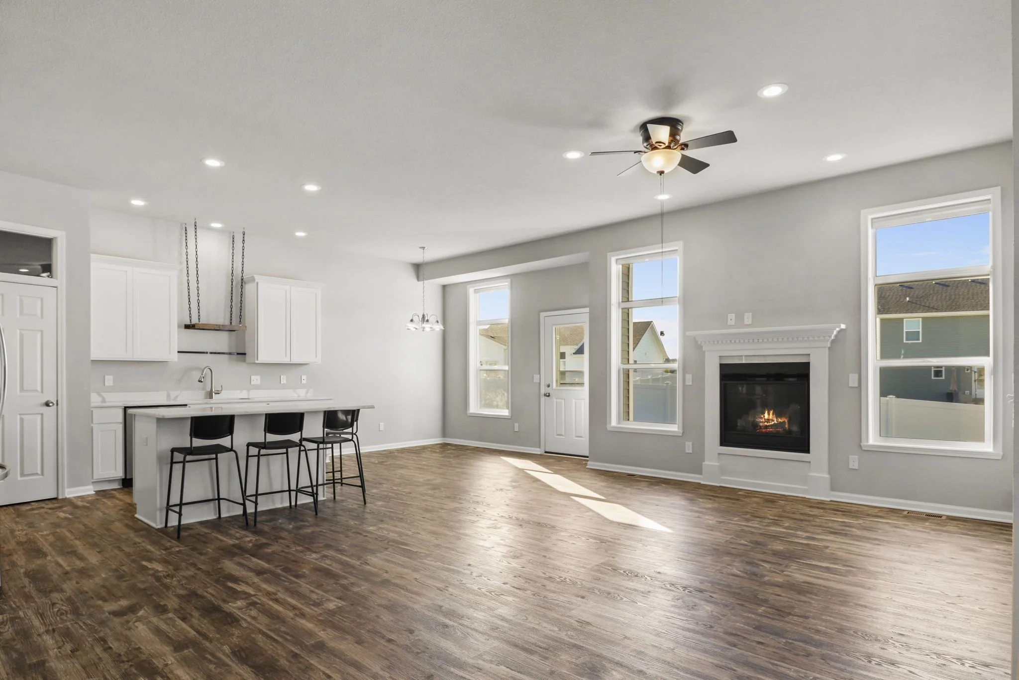 12-web-or-mls-932-margarets-way.jpg