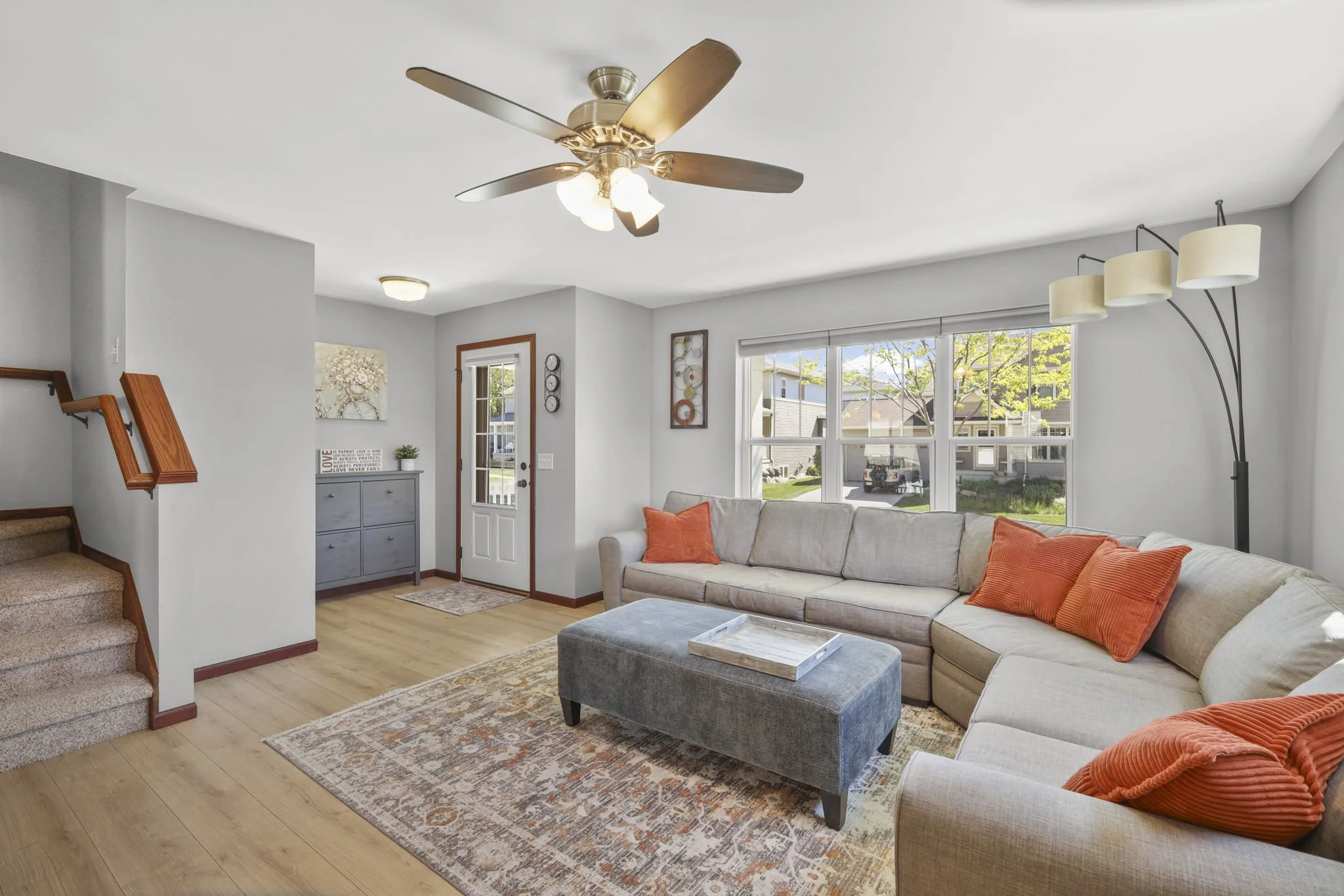10-web-or-mls-518-lisa-ann-dr.jpg