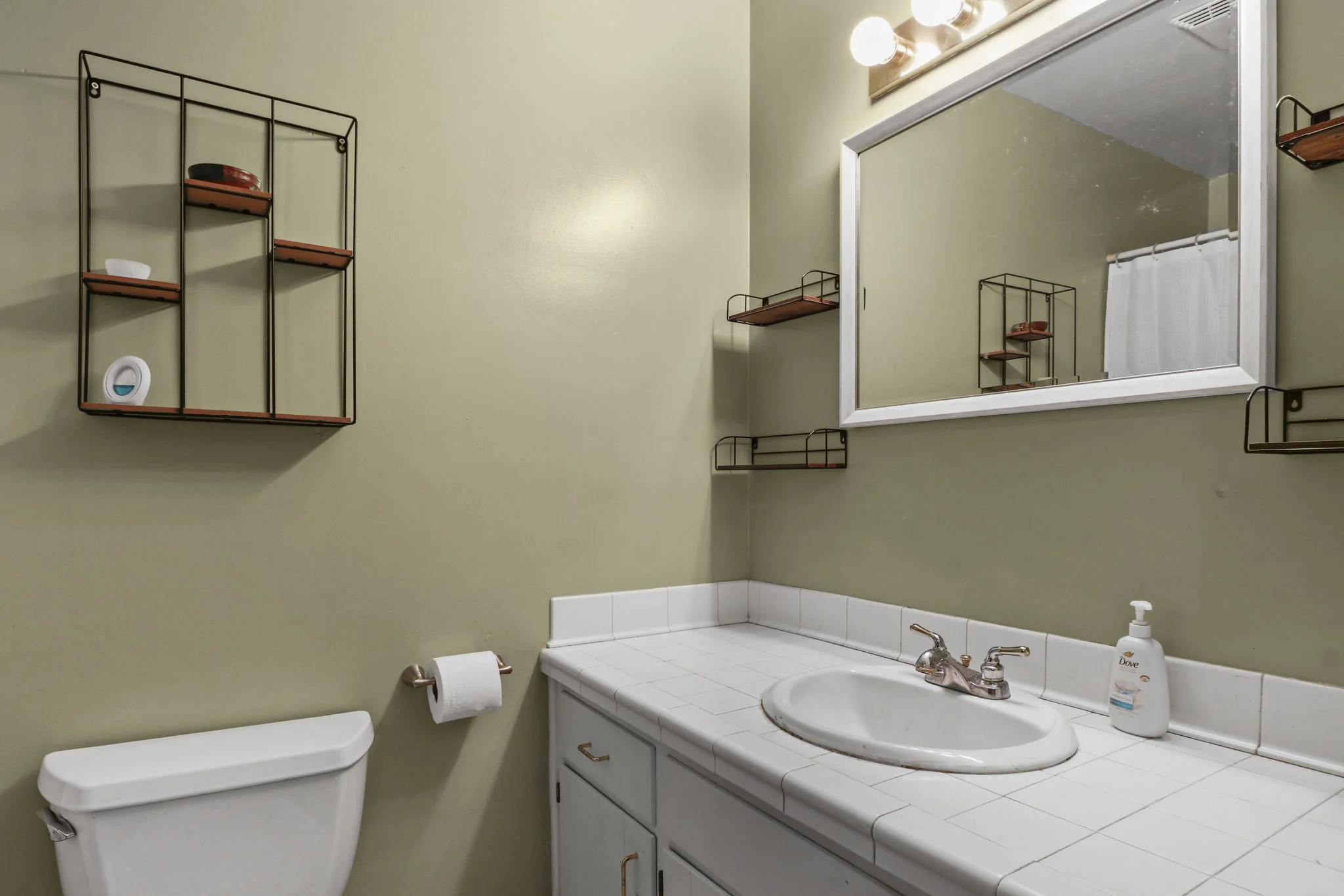 21-web-or-mls-1551-ivory-dr.jpg