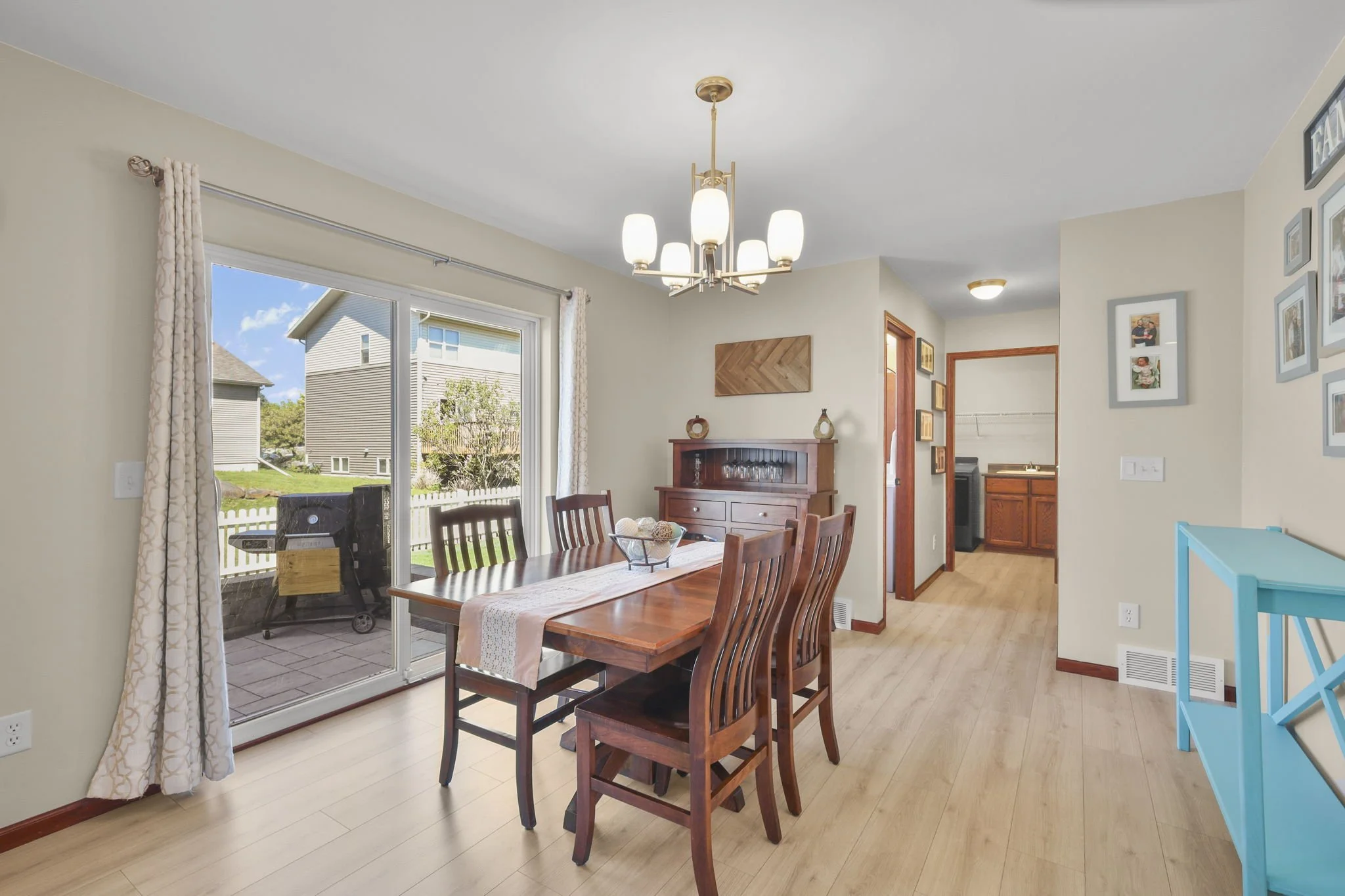 14-web-or-mls-518-lisa-ann-dr.jpg