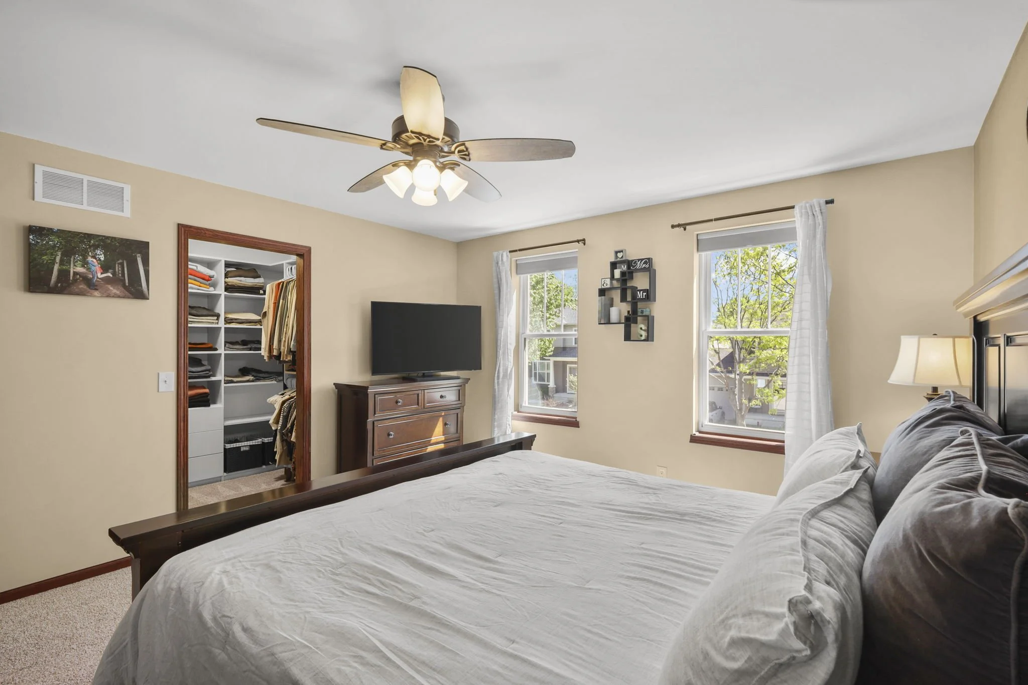 27-web-or-mls-518-lisa-ann-dr.jpg