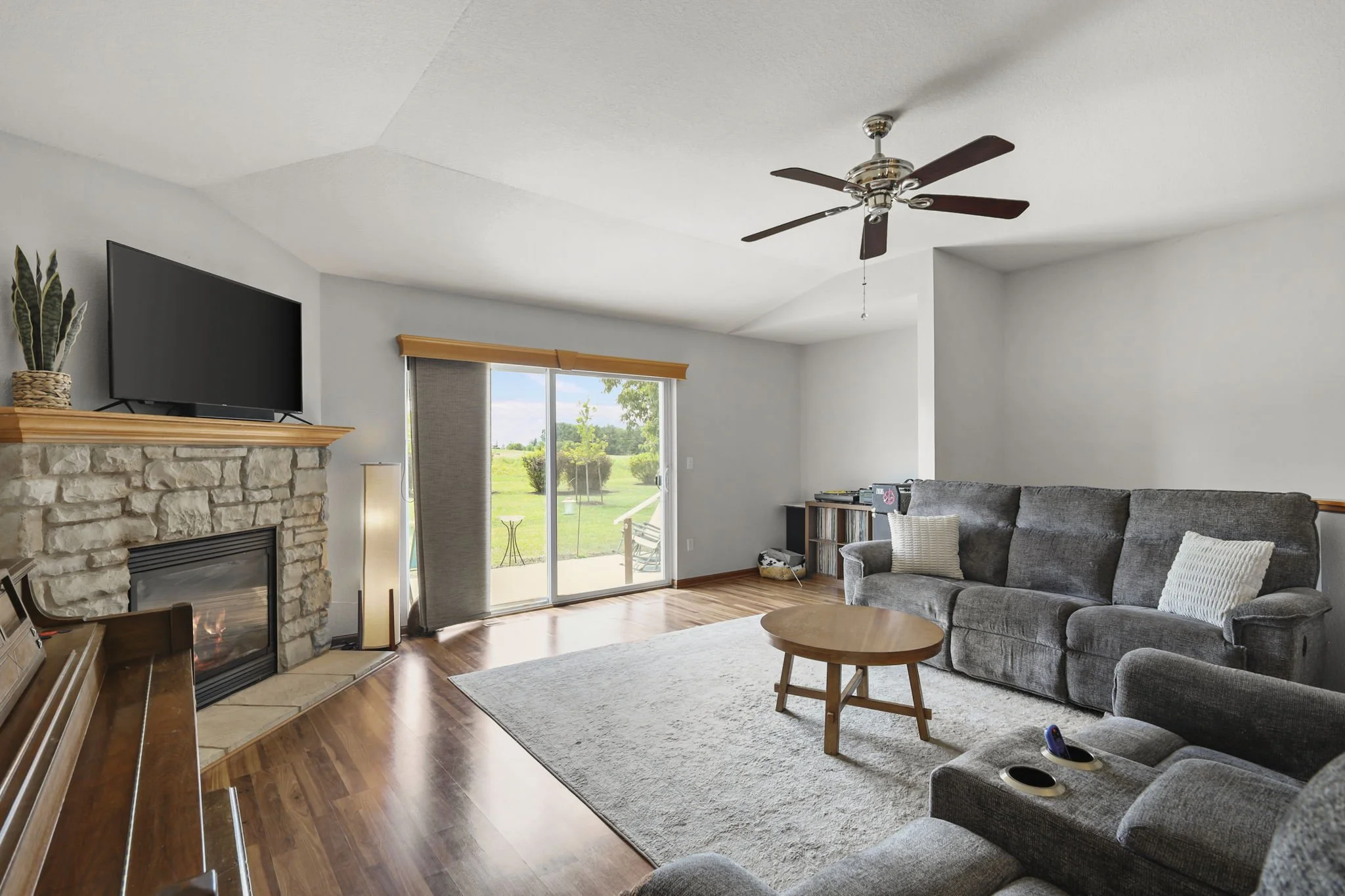 10-web-or-mls-614-belmont-dr.jpg