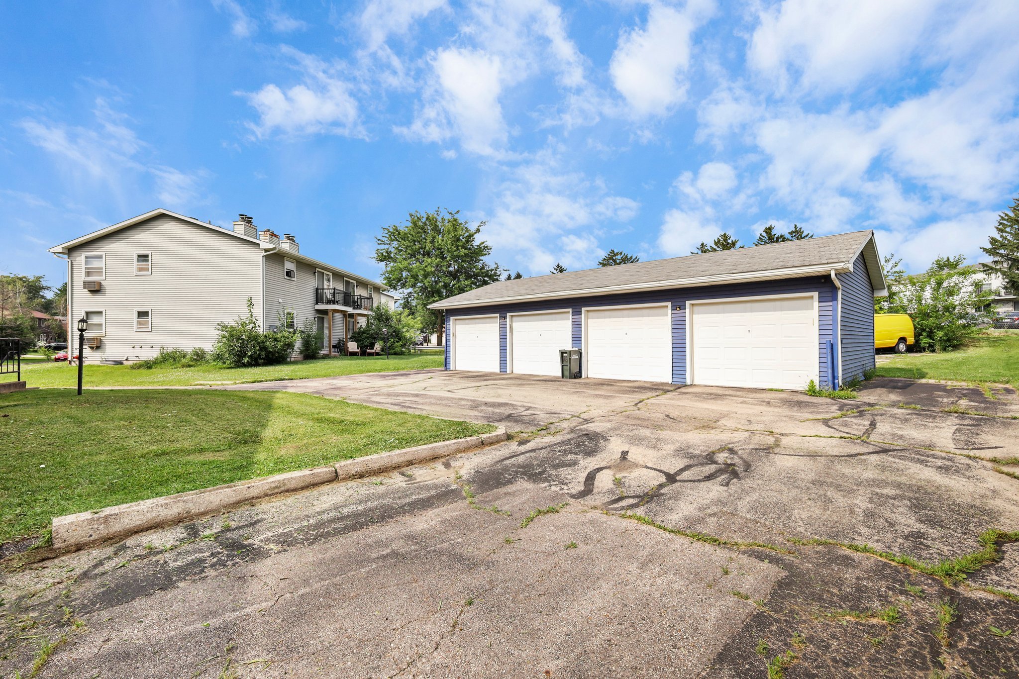 41-web-or-mls-2645-smithfield-dr.jpg