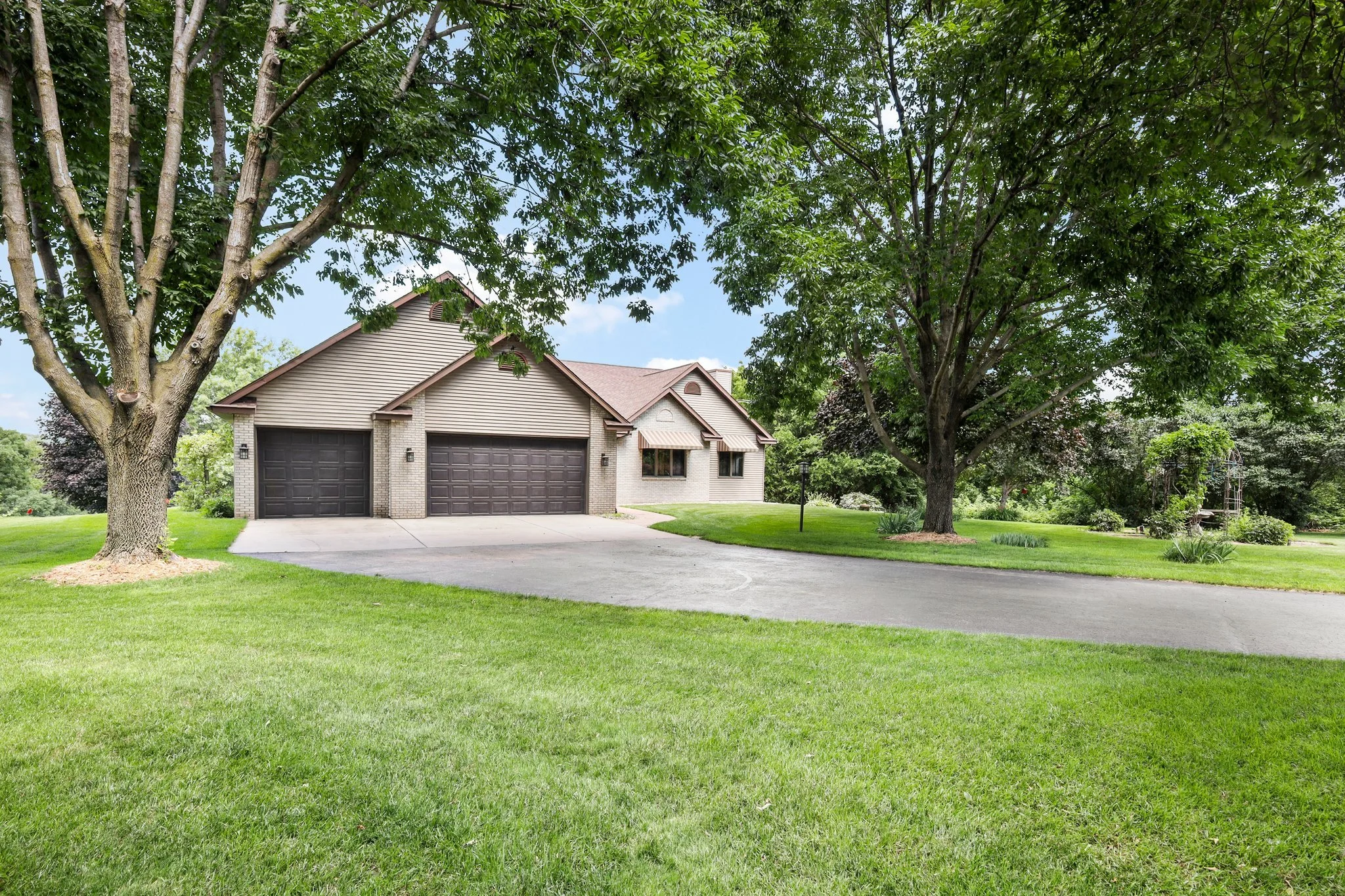2-web-or-mls-w14116-selwood-rd.jpg