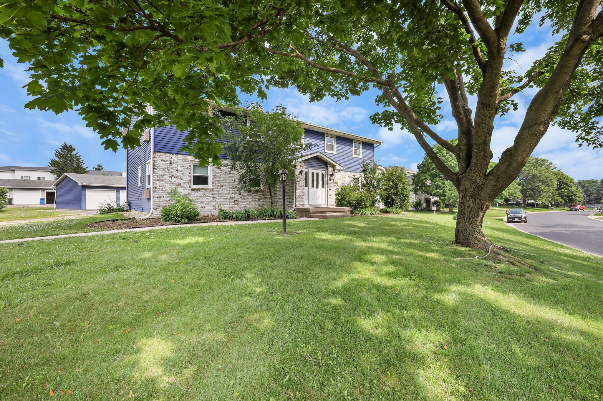 35-web-or-mls-2645-smithfield-dr.jpg