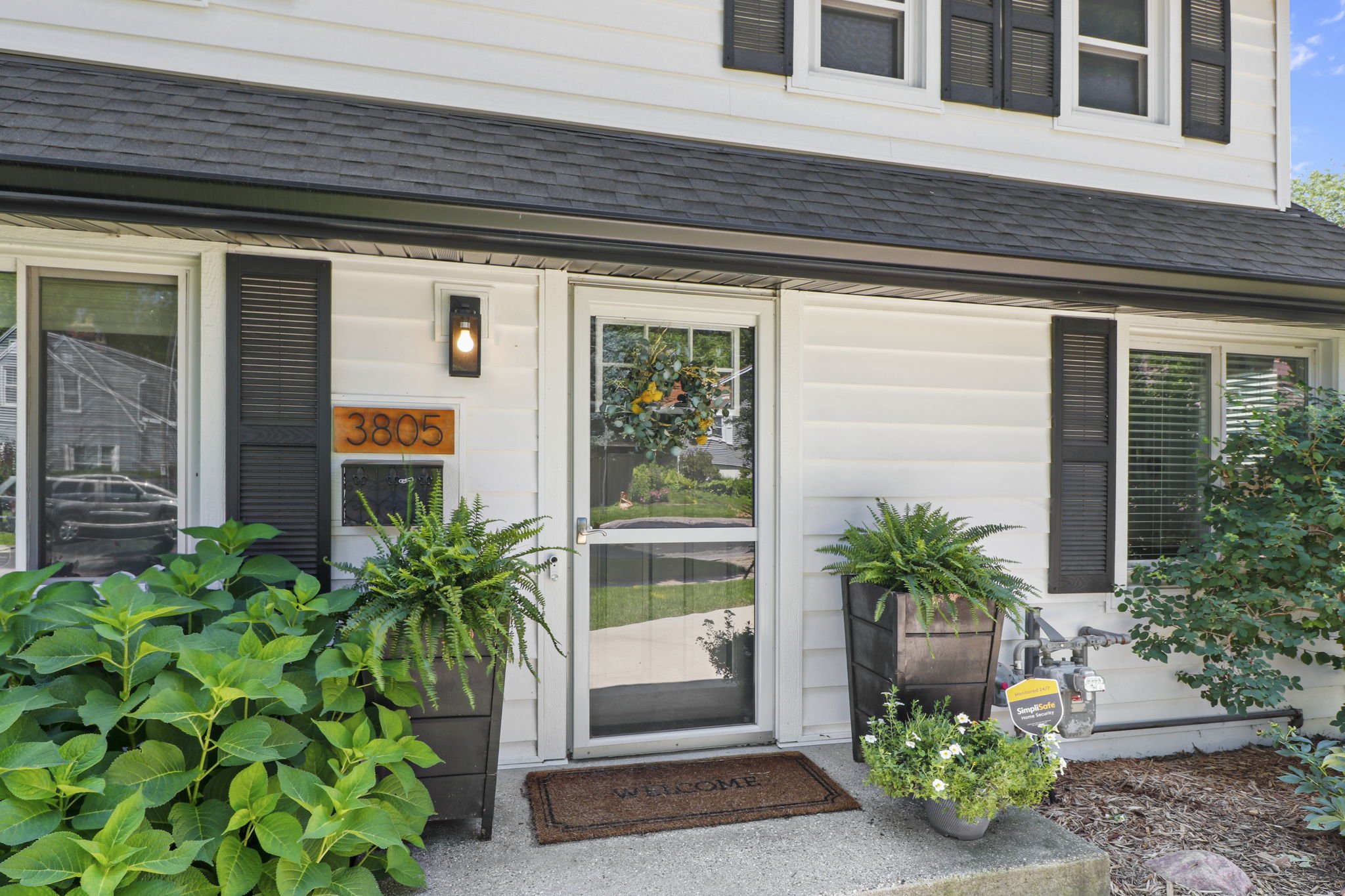 4-web-or-mls-3805-meyer-ave.jpg