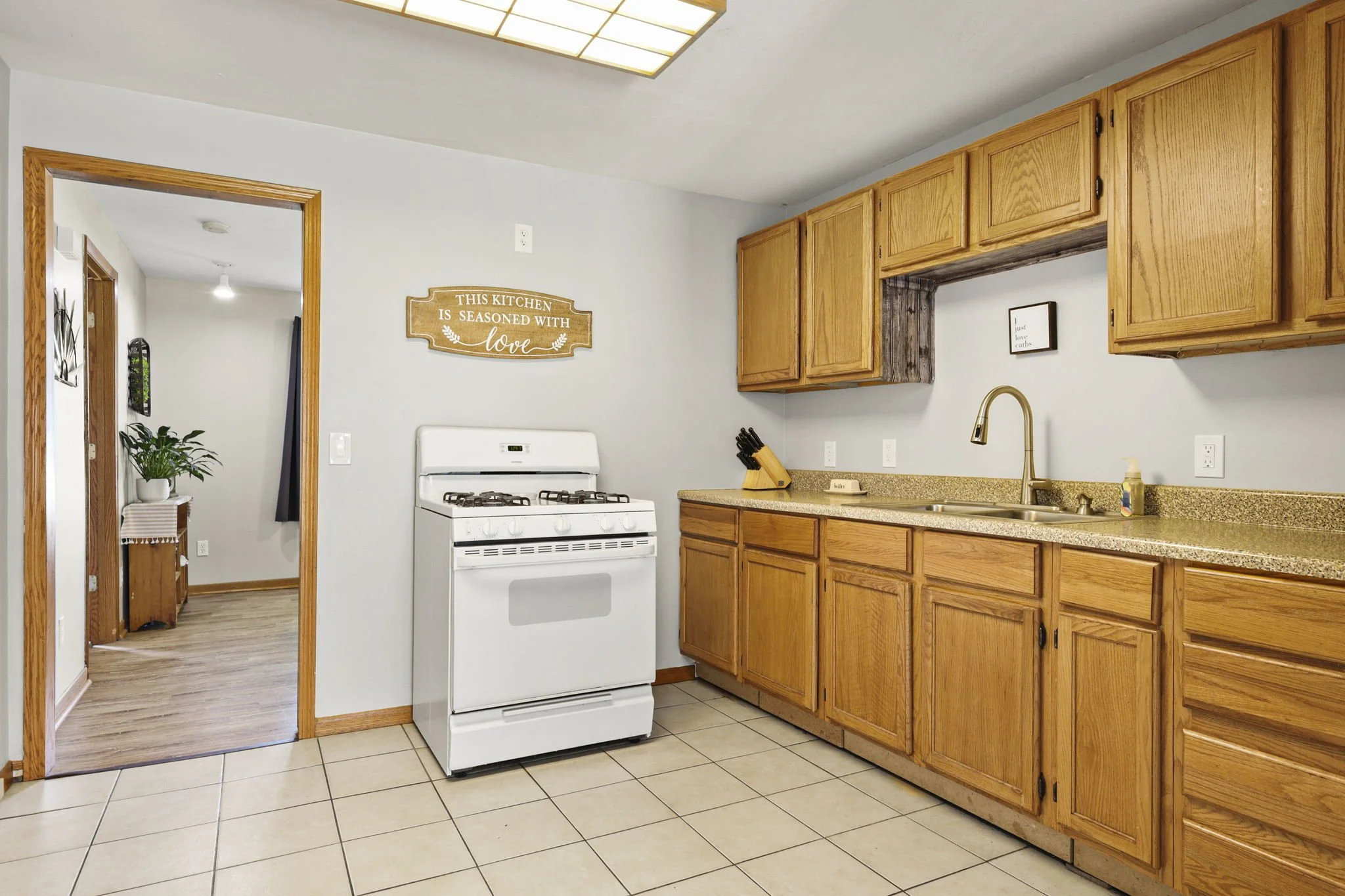 17-web-or-mls-1645-s-marion-ave.jpg