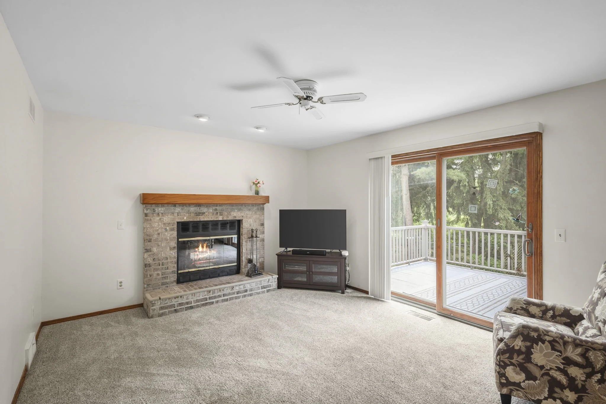 27-web-or-mls-550-harper-dr.jpg