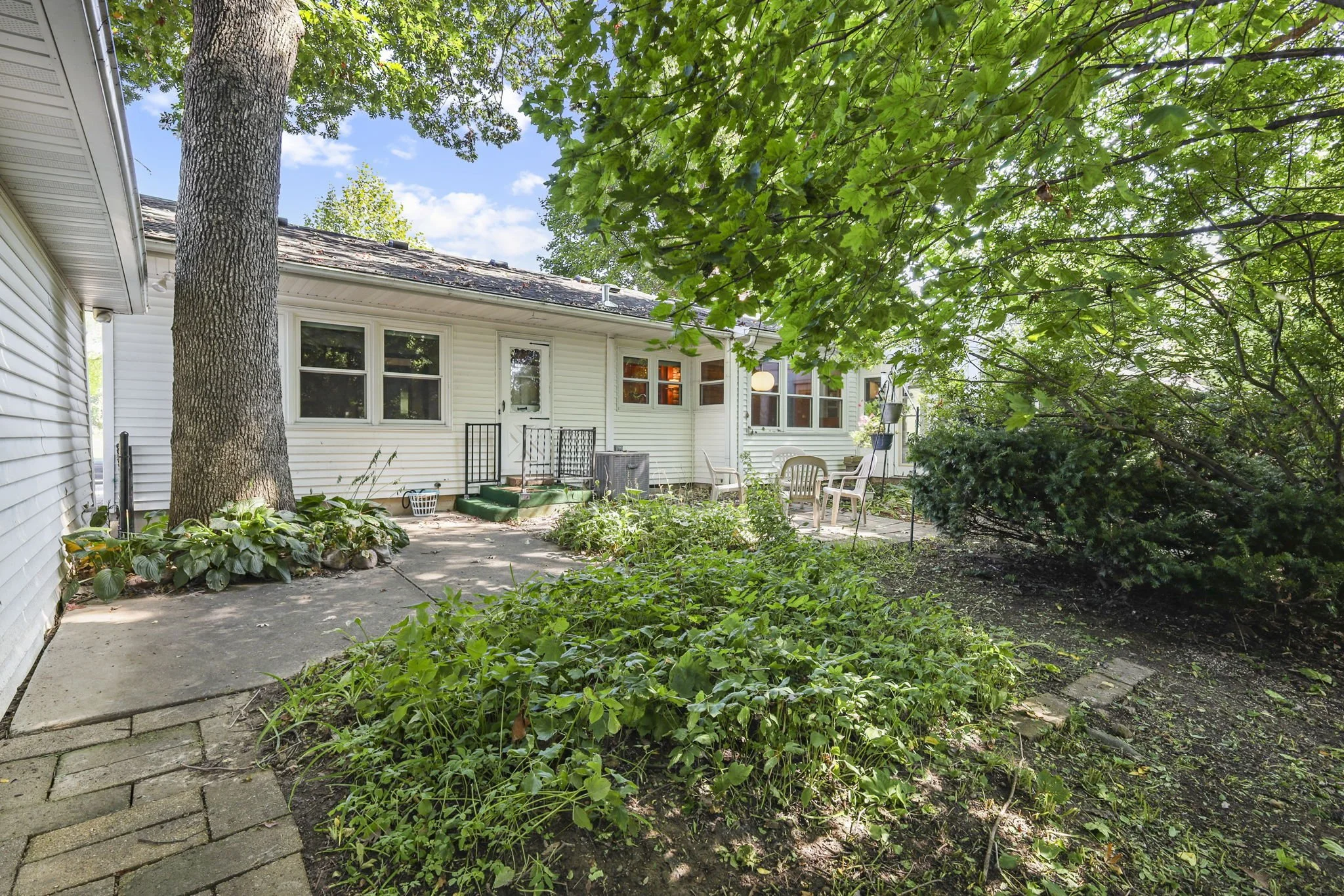 5-web-or-mls-454-s-midvale-blvd.jpg