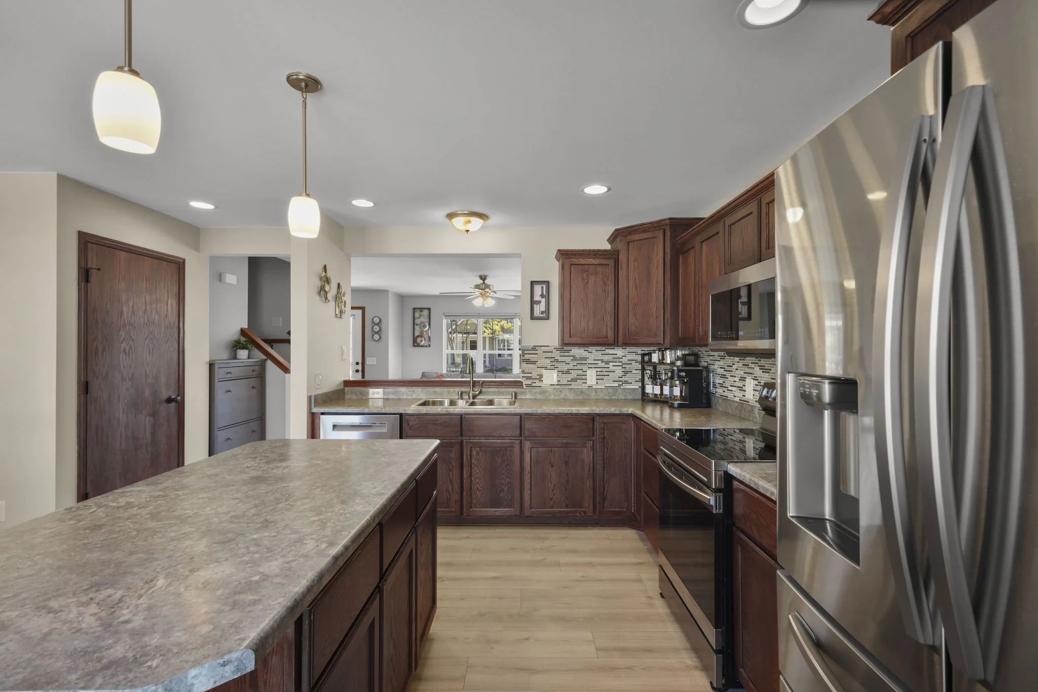 18-web-or-mls-518-lisa-ann-dr.jpg