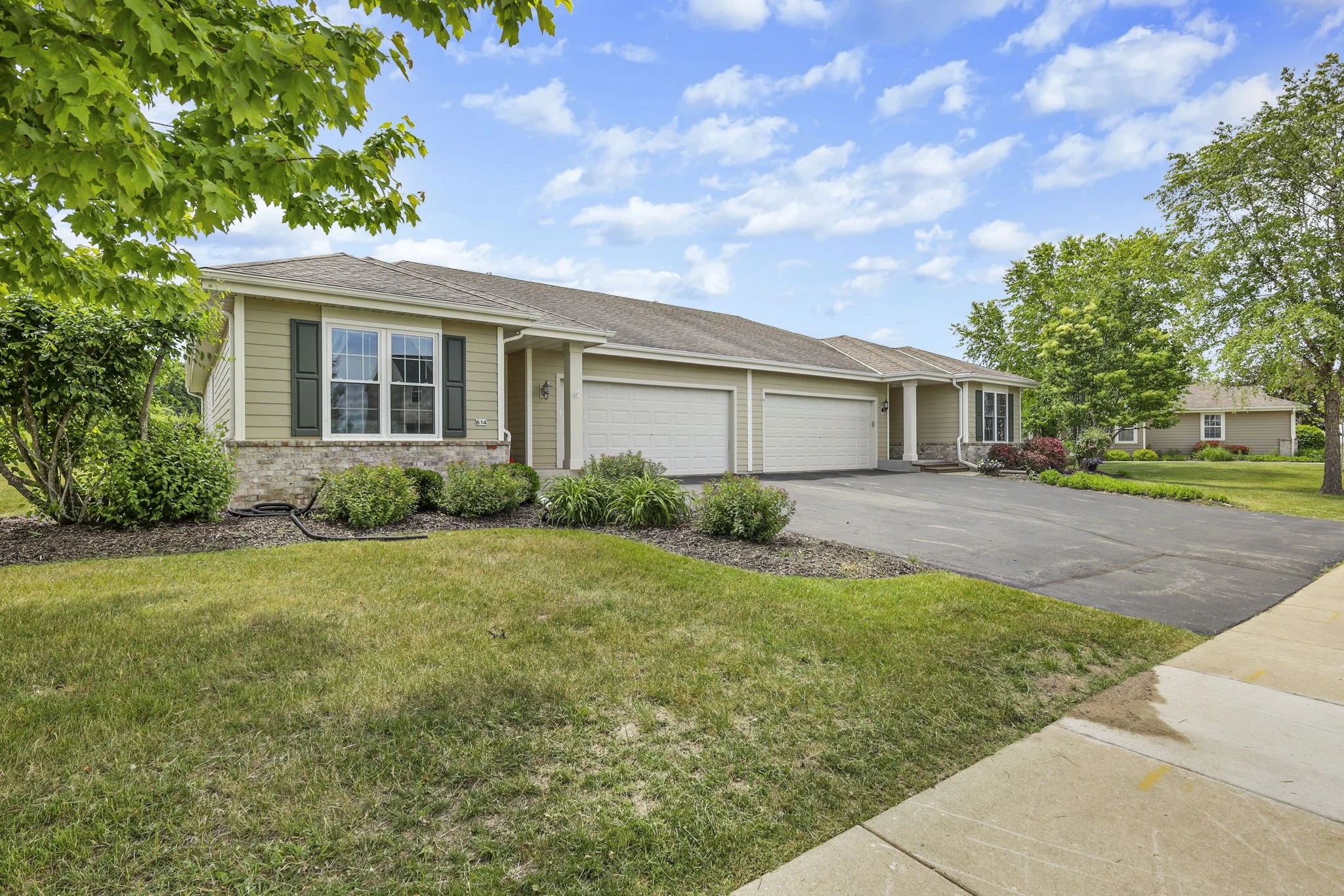 2-web-or-mls-614-belmont-dr.jpg