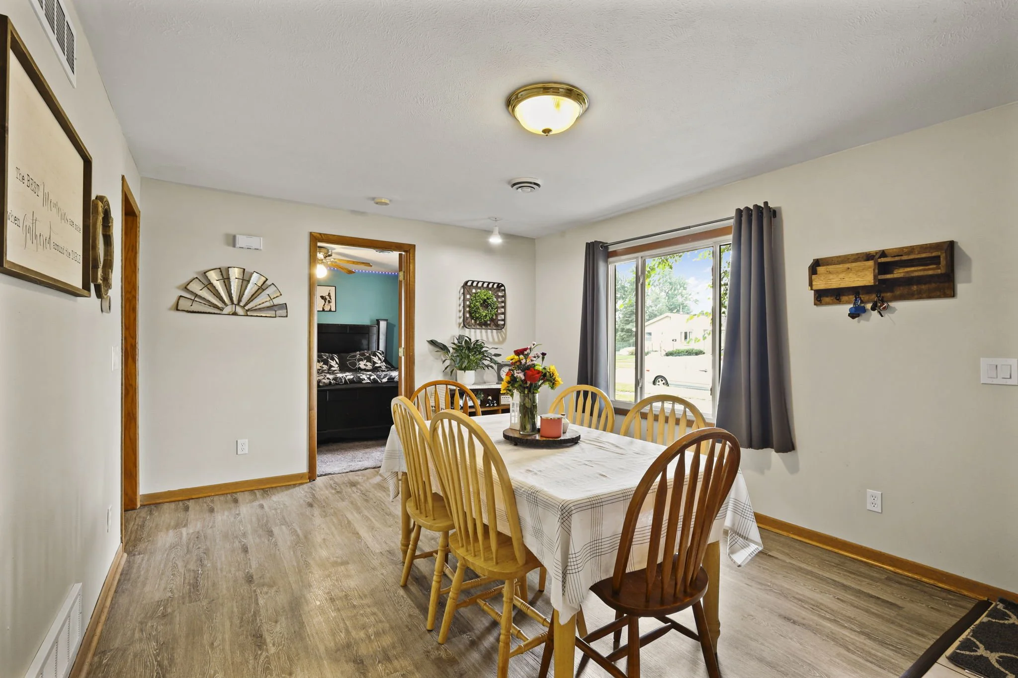21-web-or-mls-1645-s-marion-ave.jpg