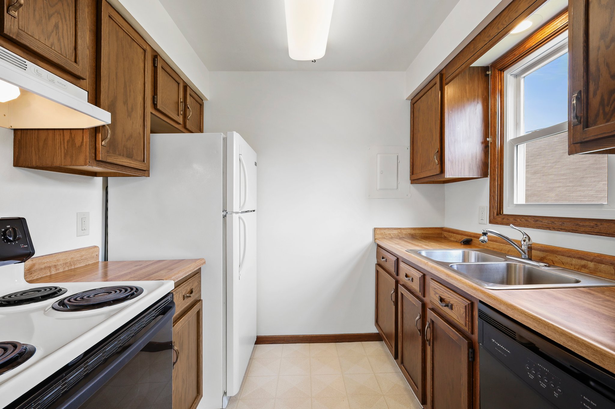 67-web-or-mls-2645-smithfield-dr.jpg