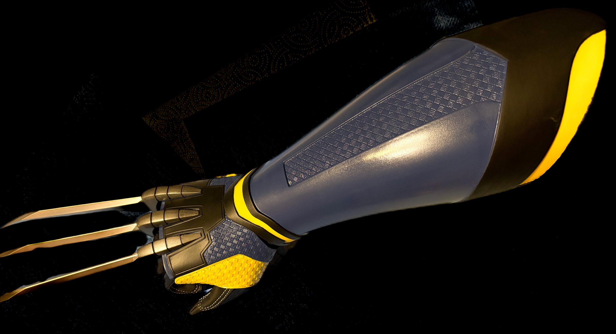 Wolverine Gauntlet 3.jpg