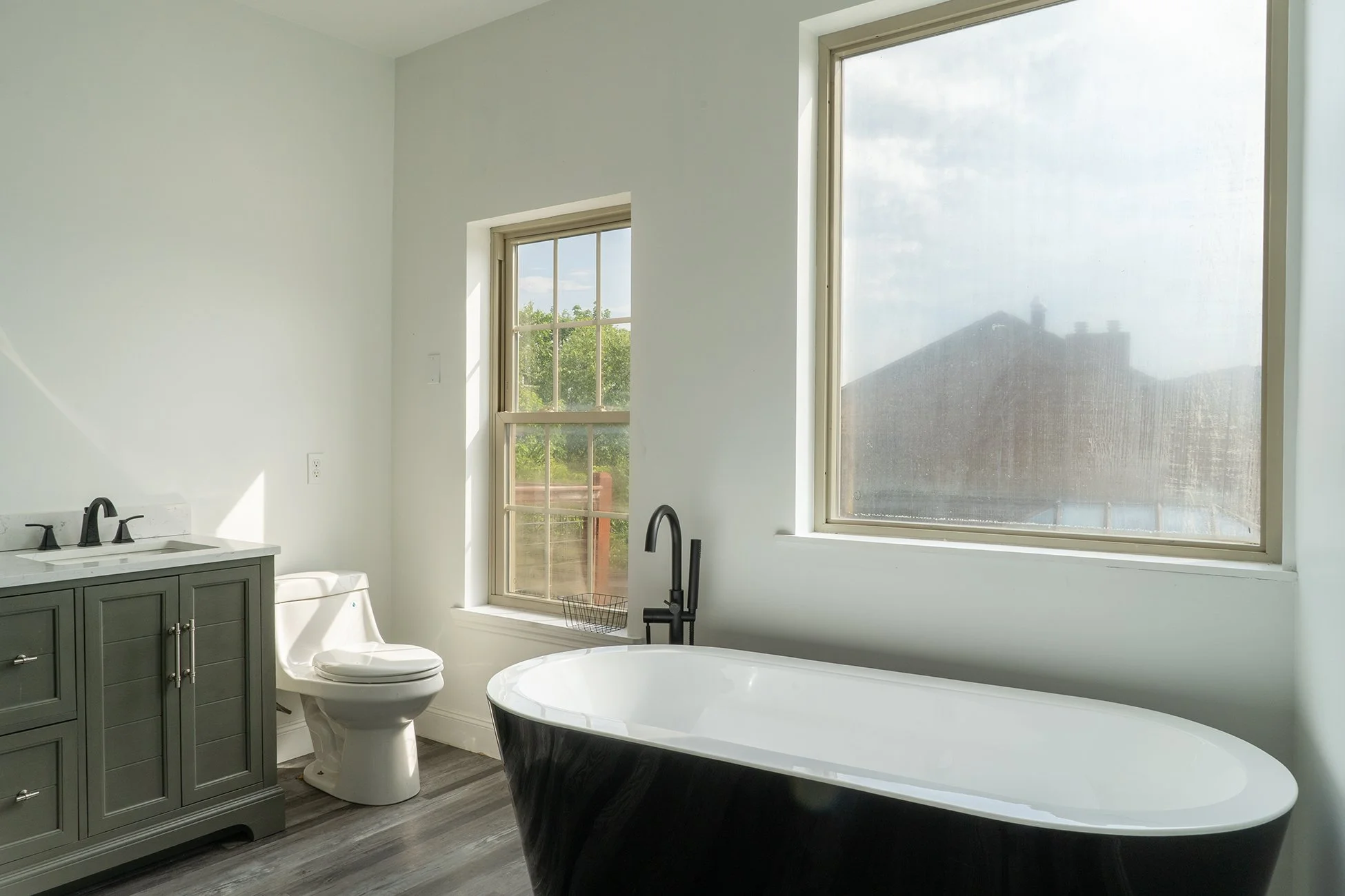 1 Warren - PH Bath 2.jpg