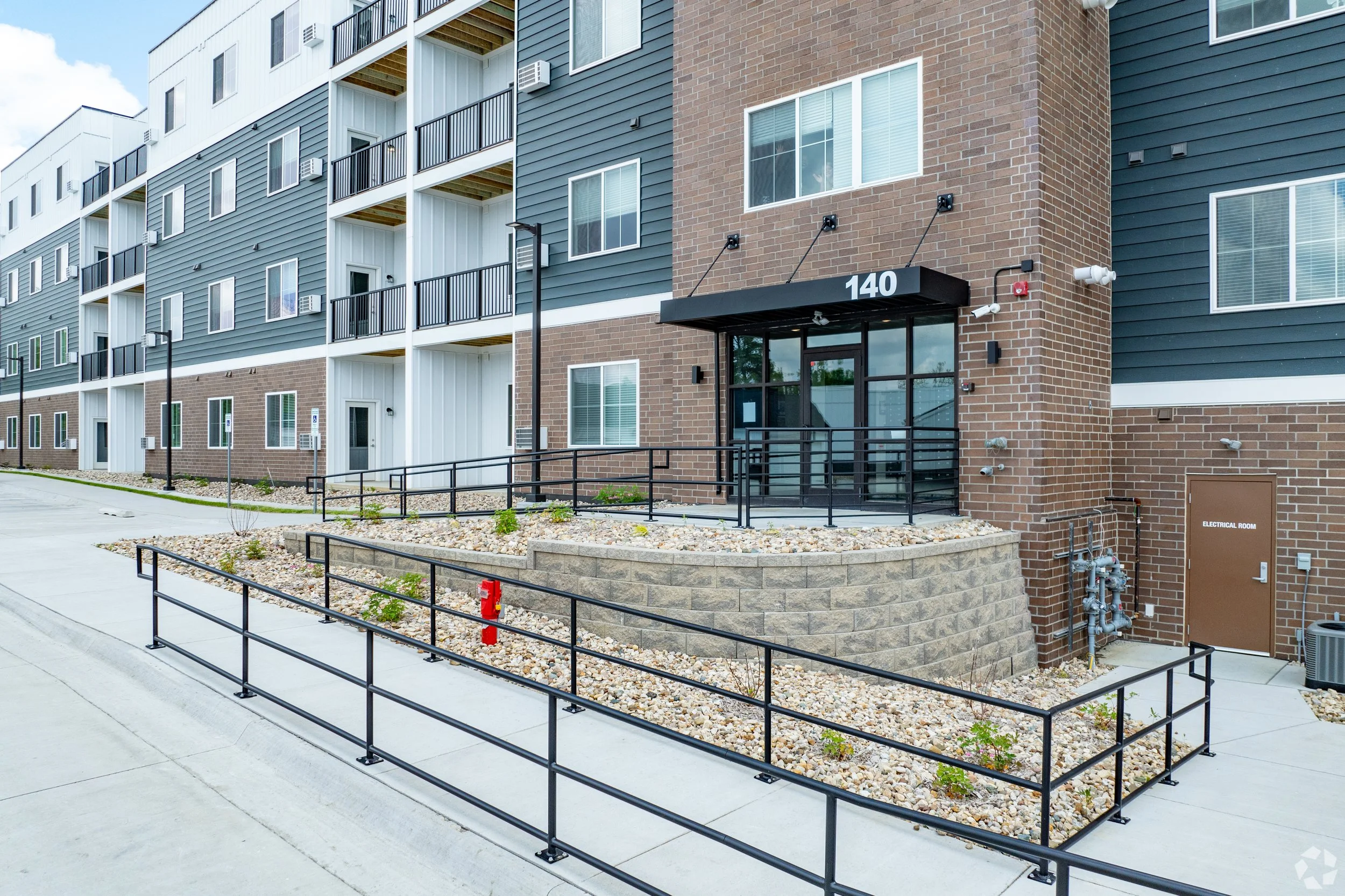 Creekside Apartment Homes | Property Resources Group