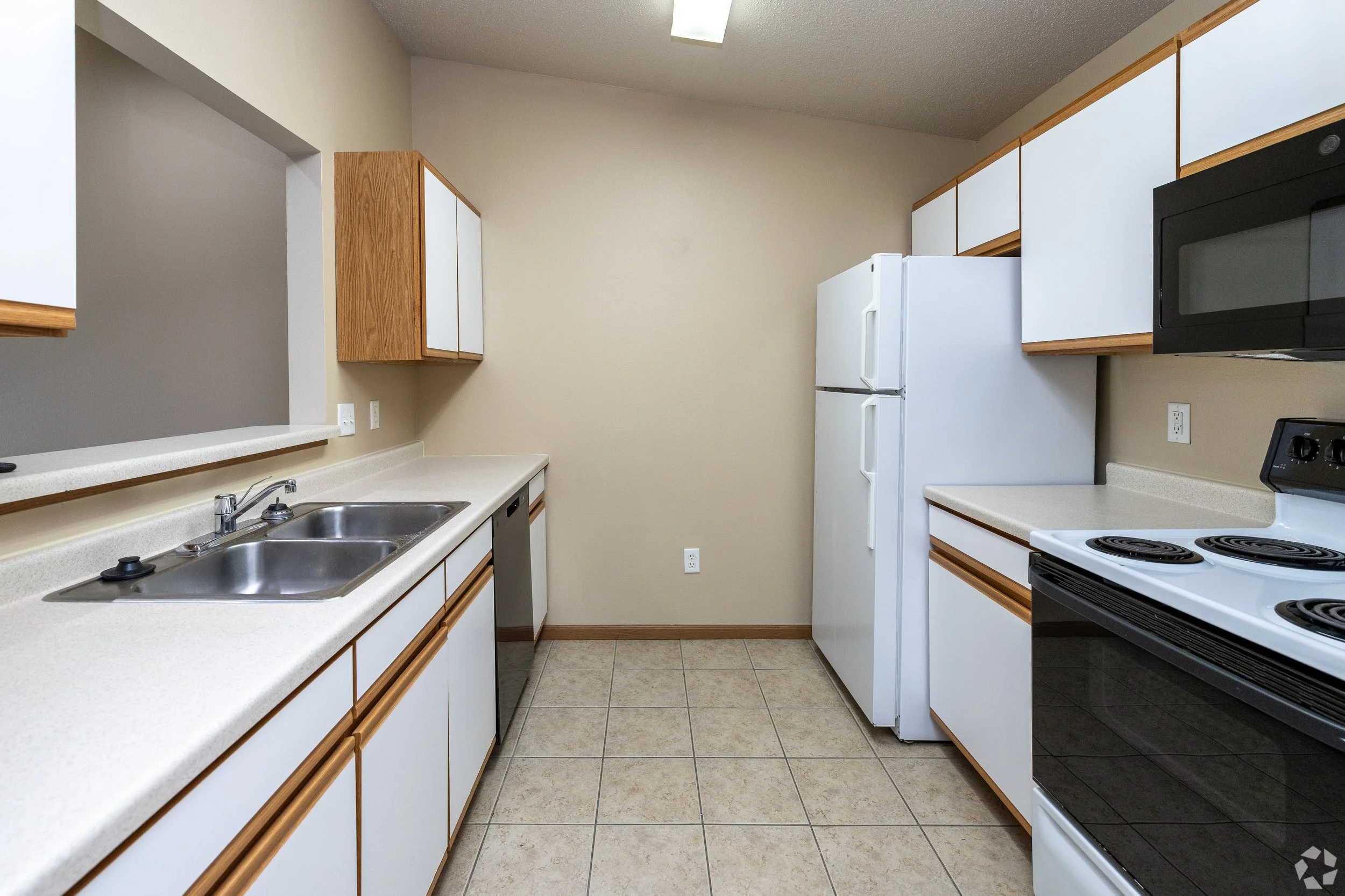 Eagle-Lake-Apartments_005.jpg
