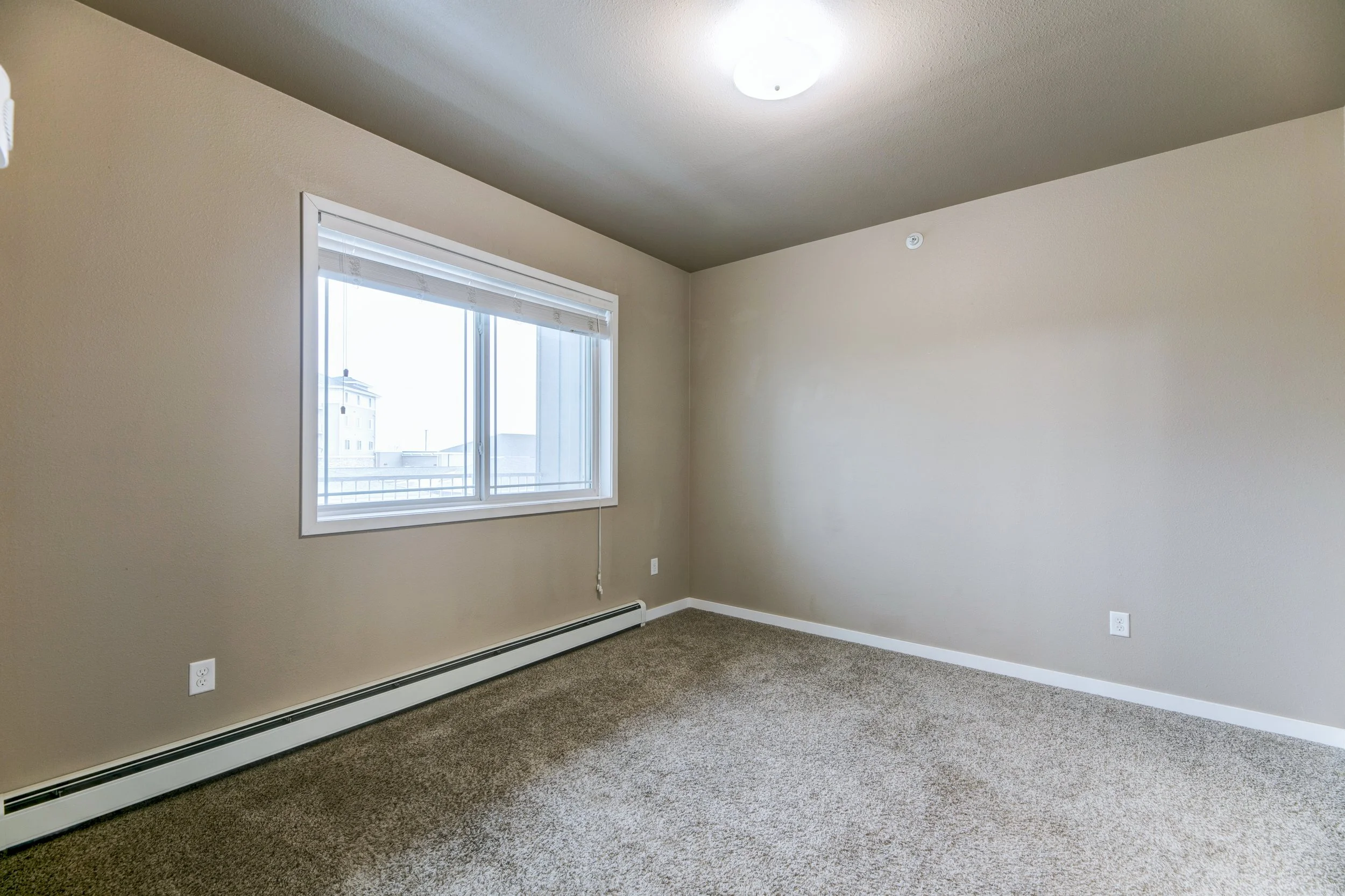 100060073_hdp_pinecrest_flpn1_bed3.jpg