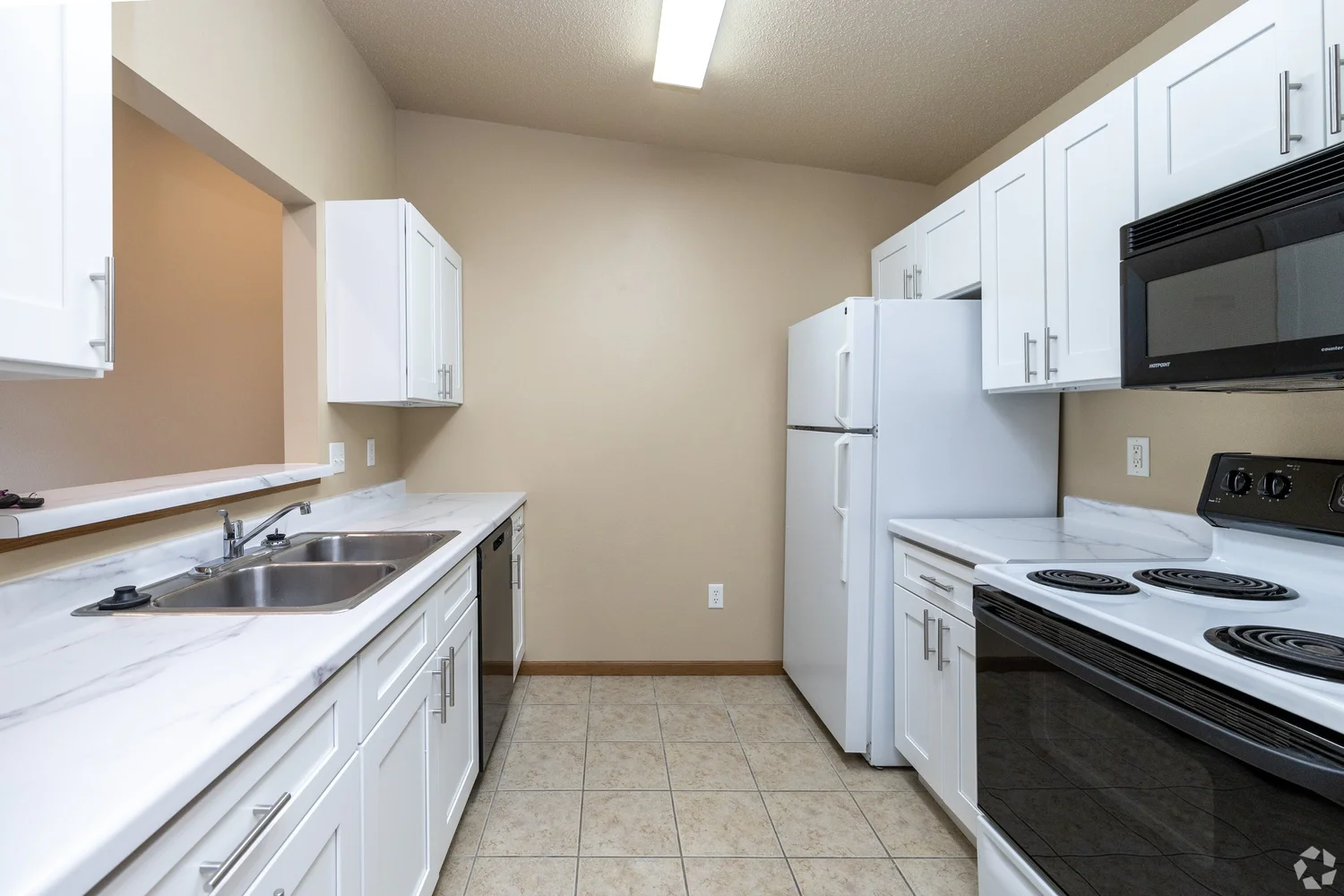 Eagle Lake Apartments | Property Resources Group