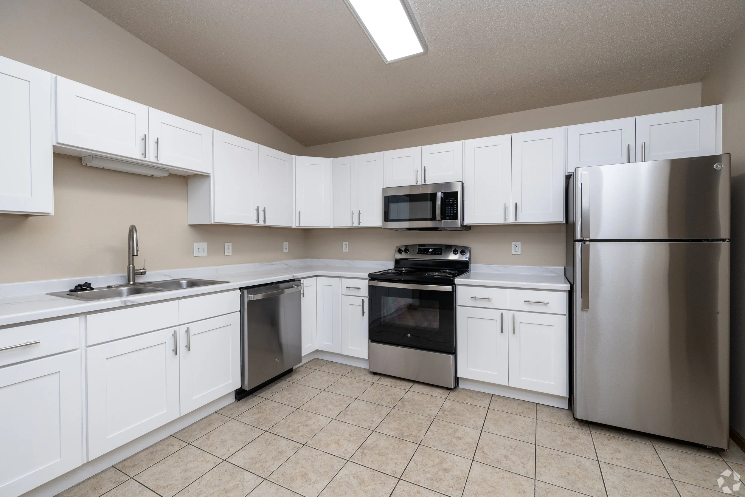 Osgood-Townsite-Apartments_013.jpg