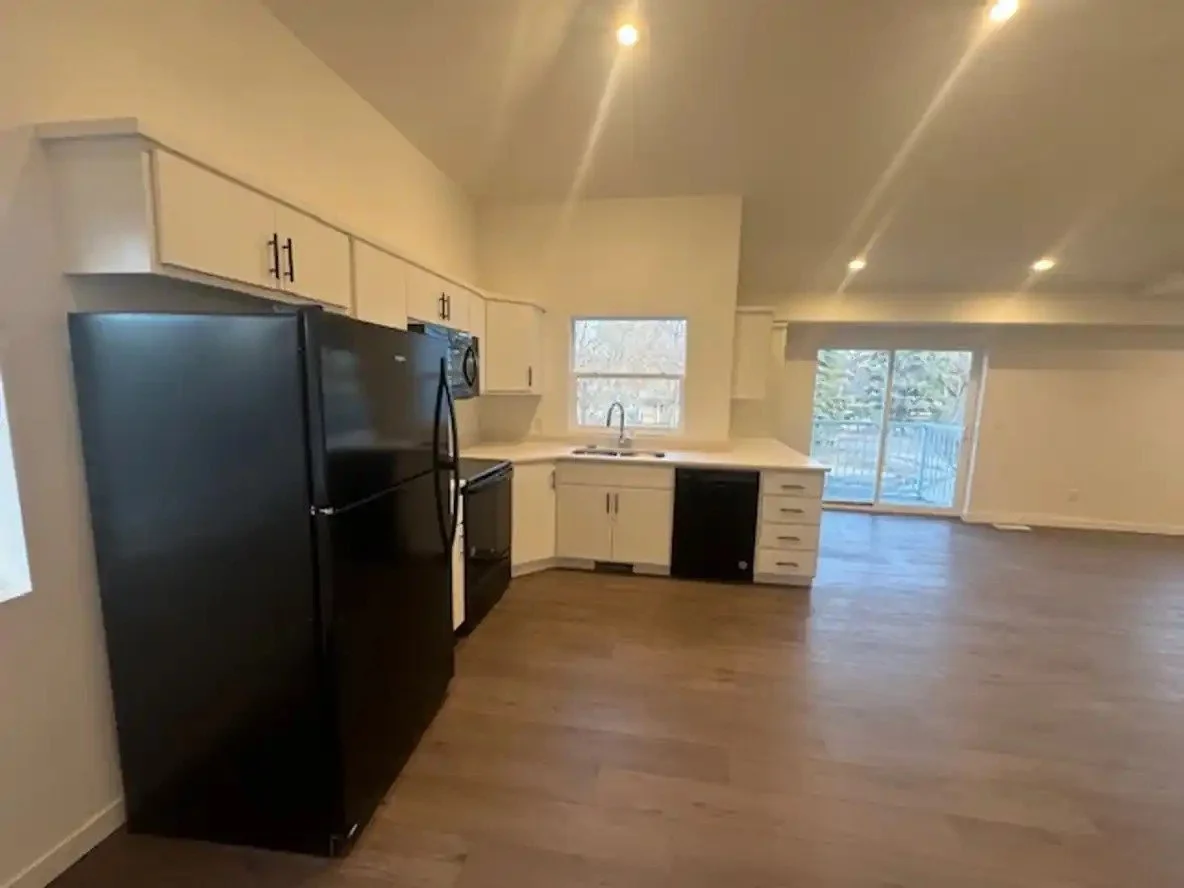 m_3bed_kitchen.jpg