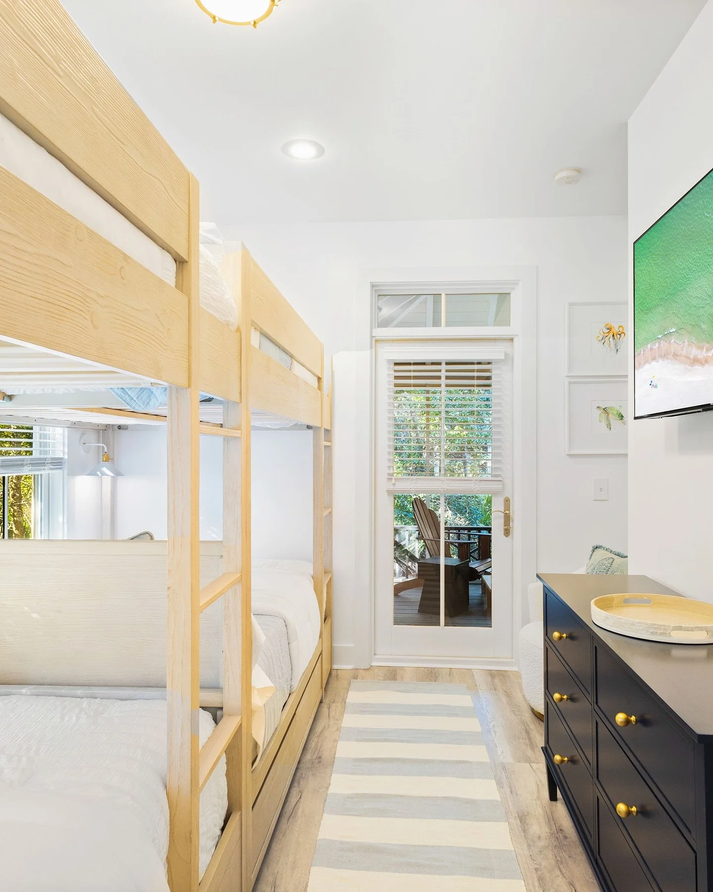 ✨Where dreams meet the sea ✨ Our cozy bunkroom is designed for little adventurers and big dreamers. Whether it&rsquo;s bedtime stories or late-night giggles, this space is ready to create unforgettable family memories. 🌊💫

Because life&rsquo;s most