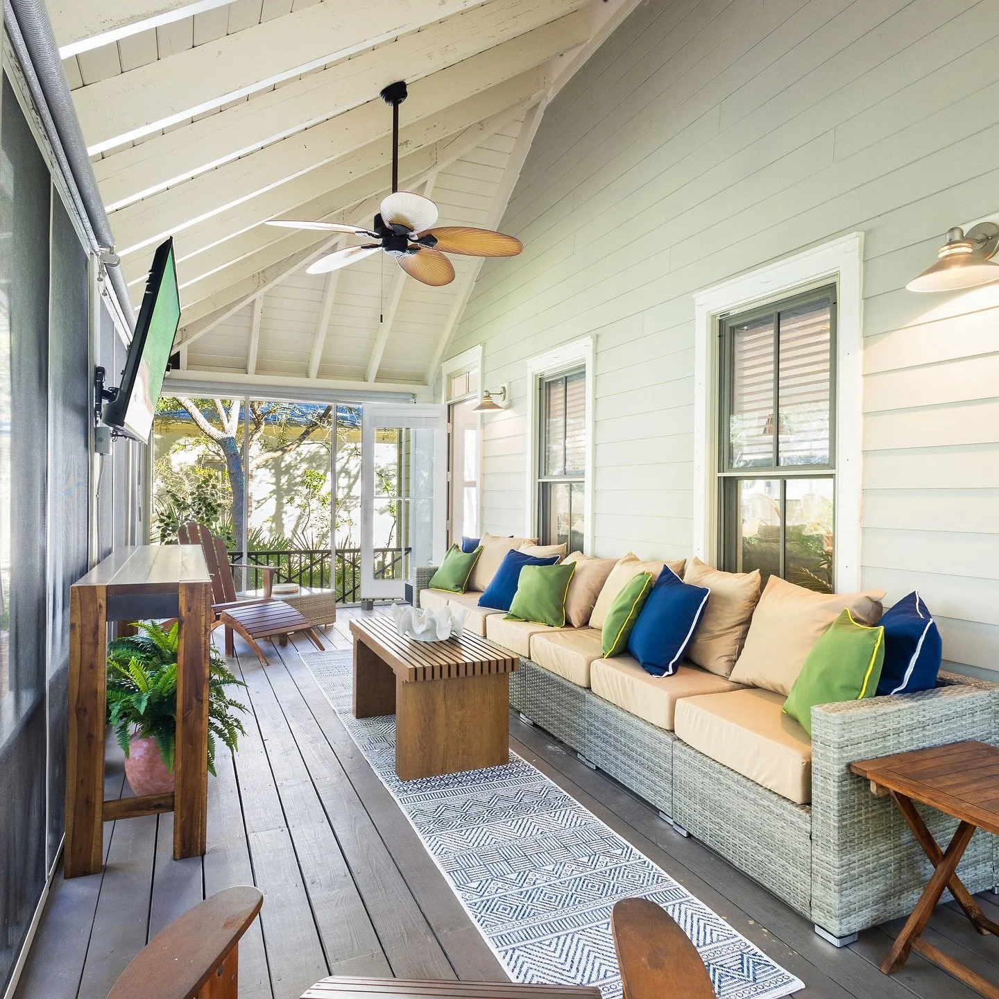 ✨ The Ultimate Outdoor Lounge ✨

Welcome to The Big Sea&rsquo;s dreamy outdoor living area&mdash;the perfect spot to unwind after a sun-soaked day at the beach! 🌊☀️

🏡 What You&rsquo;ll Love:
✔️ Spacious &amp; cozy seating with plush pillows
✔️ Bra