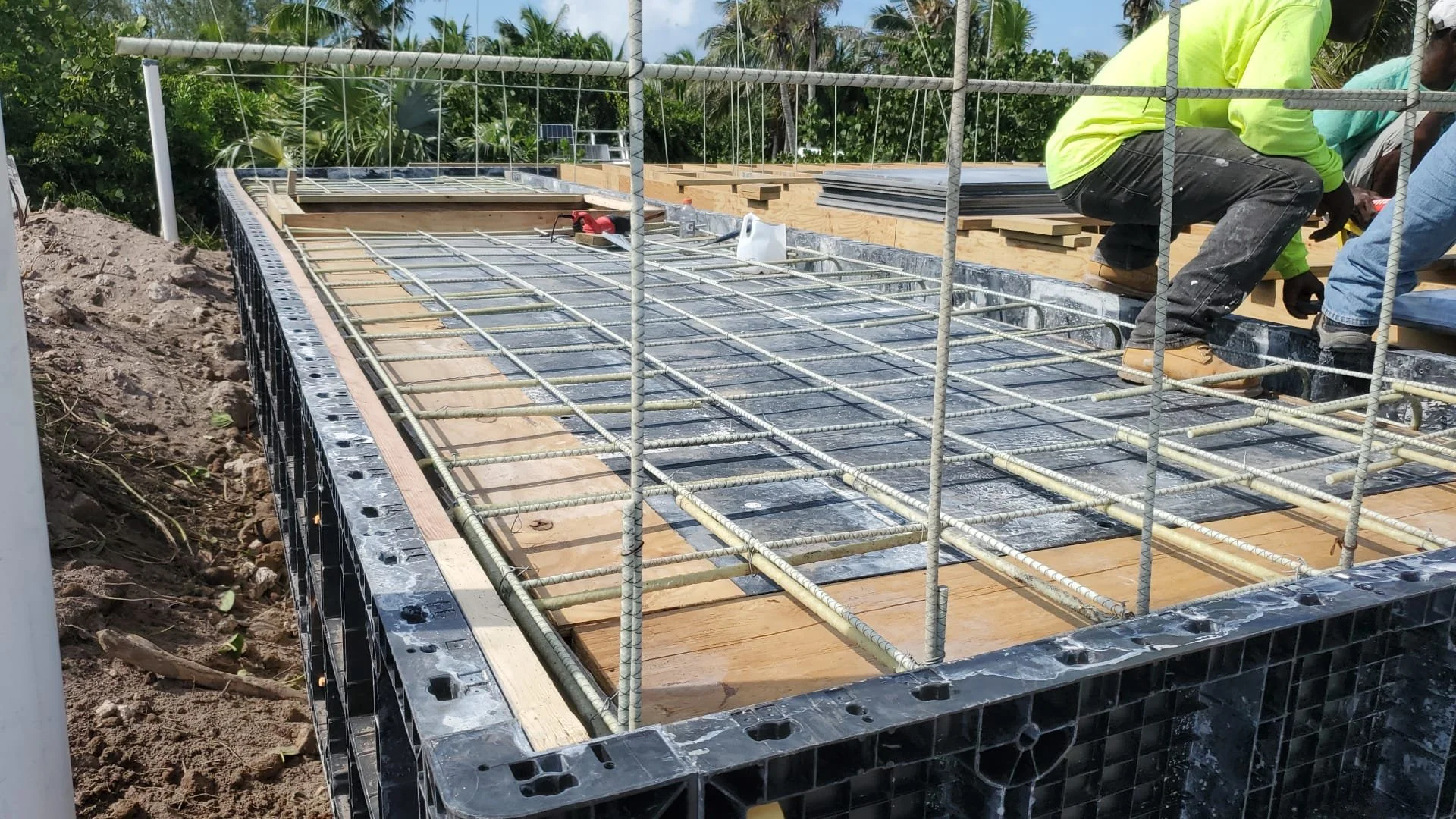 Lightweight, rust-proof rebar for sustainable infrastructure in tropical climates