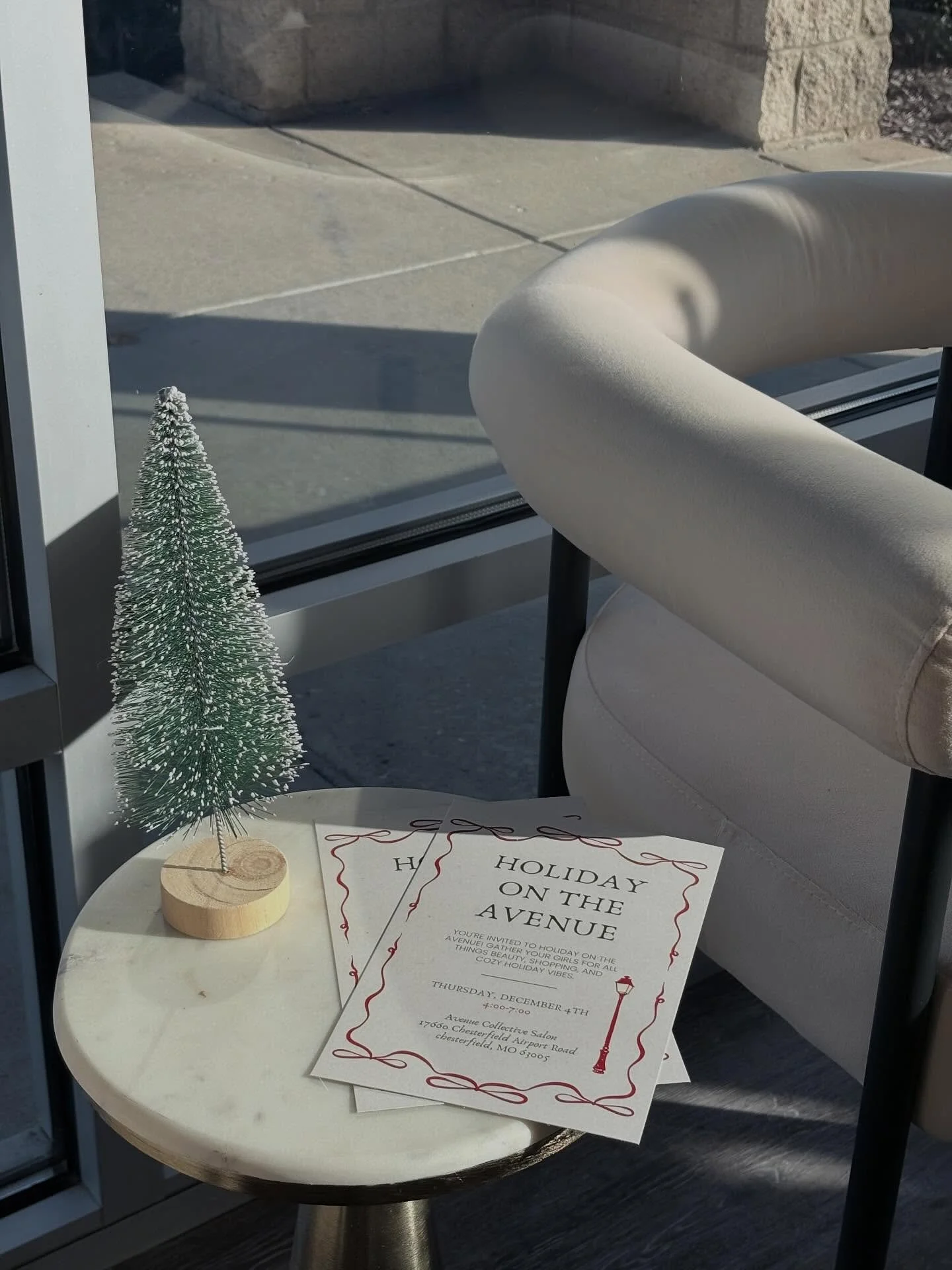 a friendly reminder to save ✨ the ✨ date 🫶🏻

📍holiday on the avenue 

THURSDAY, DECEMBER 4TH | 4:00-7:00PM
 
grab your girls to sip &amp; shop with us! 🥂

@unfringedmidwestern @self.caremomma @dirtypopnation @thehivebodyspa @thetoxchesterfield @l