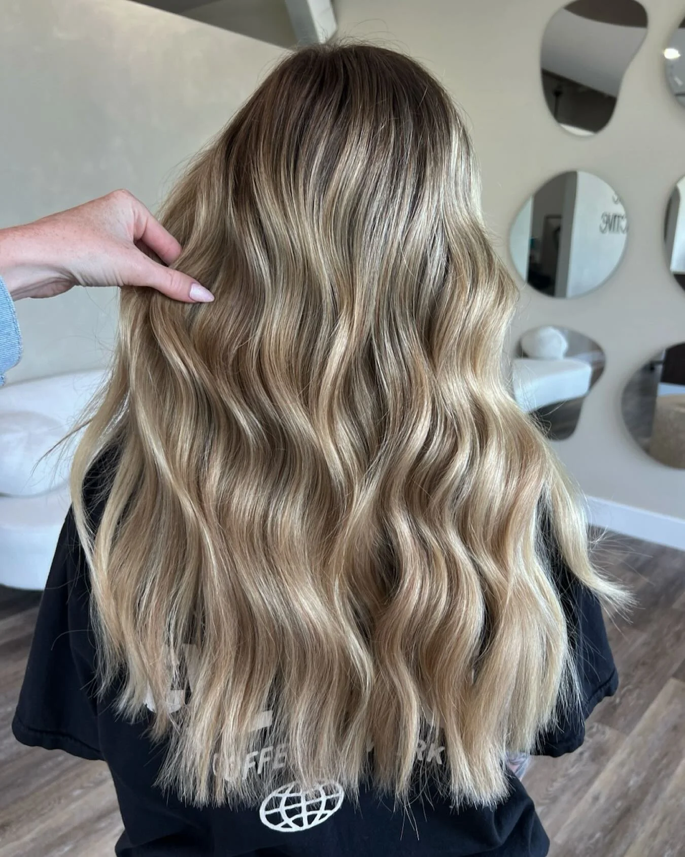 if you aren&rsquo;t booking a color and extension install with @huntlynnhair then what are you doing?! lock in your DREAM HAIR before the holidays ramp up- link in our bio ❤️&zwj;🔥