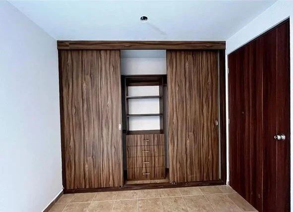 CLOSET PRINCIPAL VALLEJO.jpg